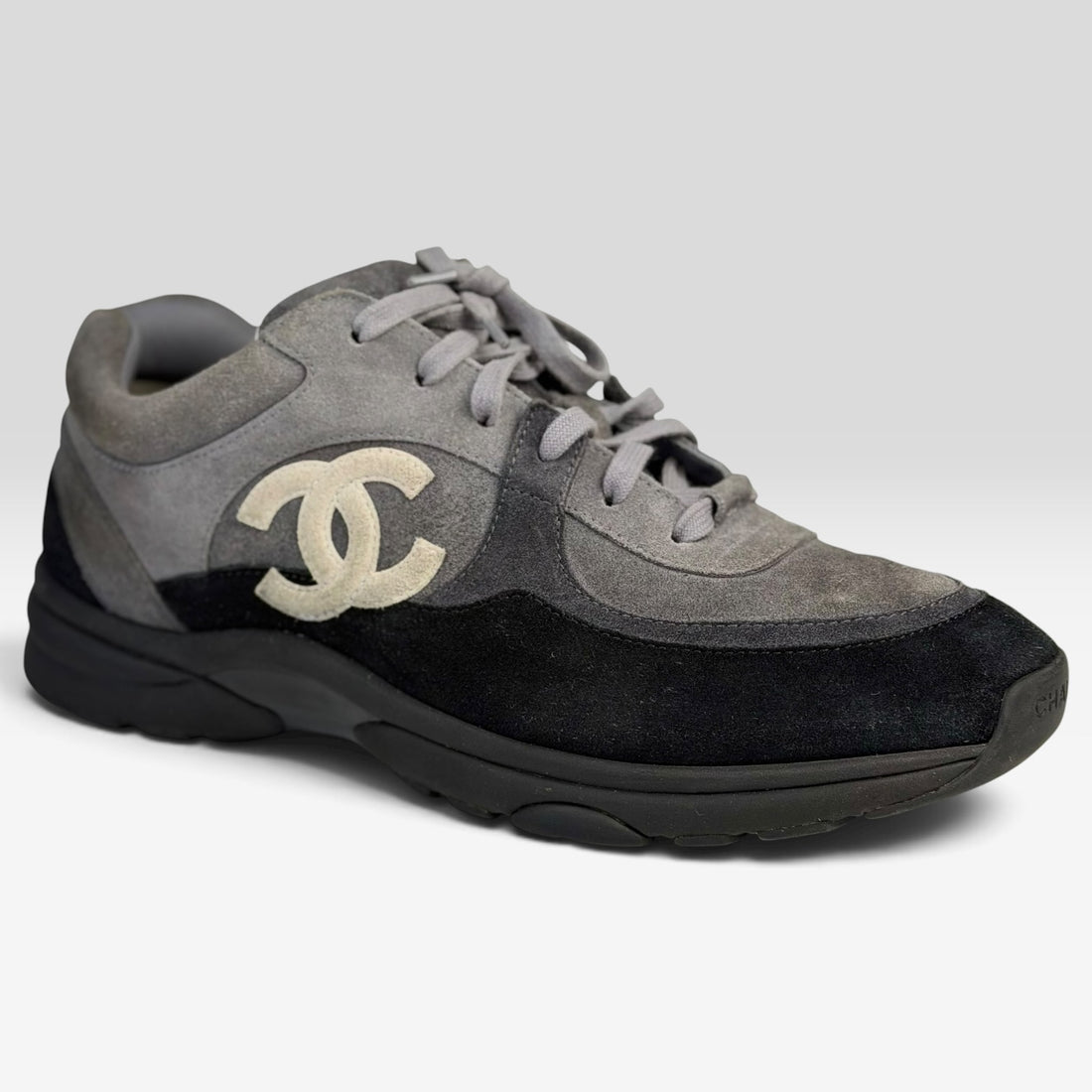 Chanel CC Logo Suede Low-Top Sneakers Grey