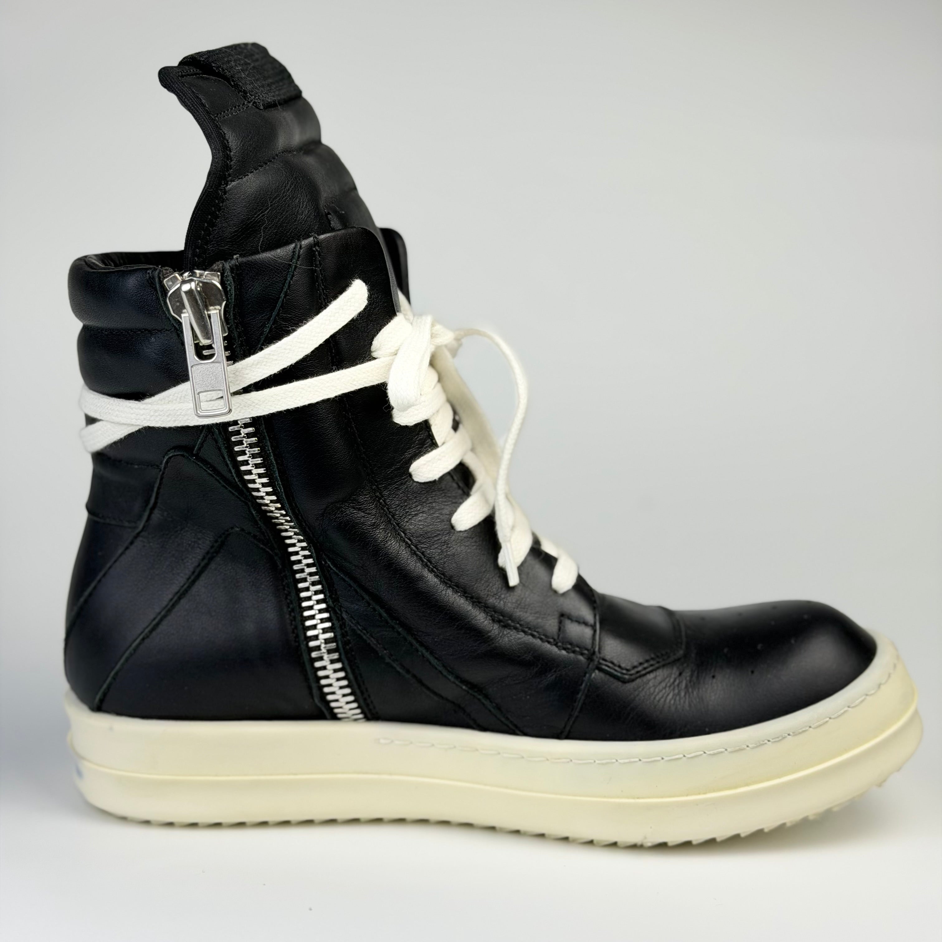 Rick Owens men sneakers – detaliu logo | VSTEALS