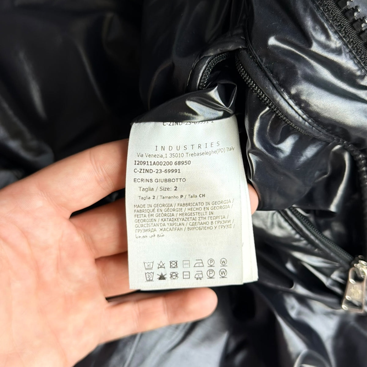Moncler Ecrins Short Down Jacket Black