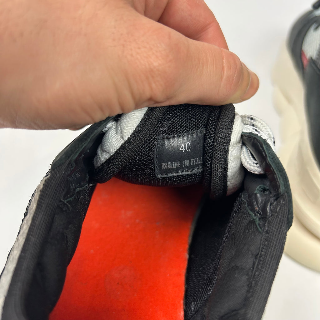 Versace Chain Reaction Black Red
