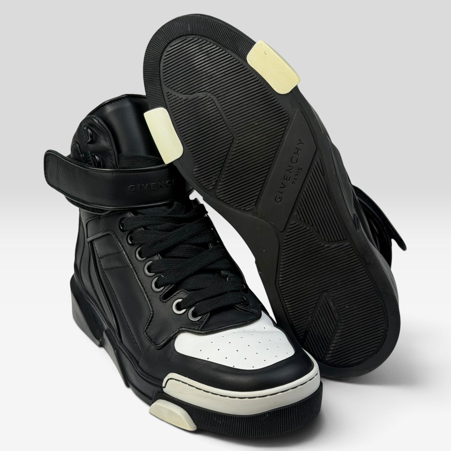 Givenchy Tyson Sneakers Black/White
