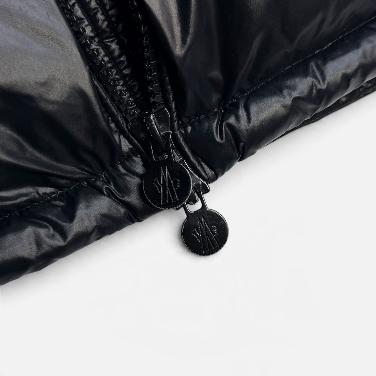 Moncler Ecrins Short Down Jacket Black