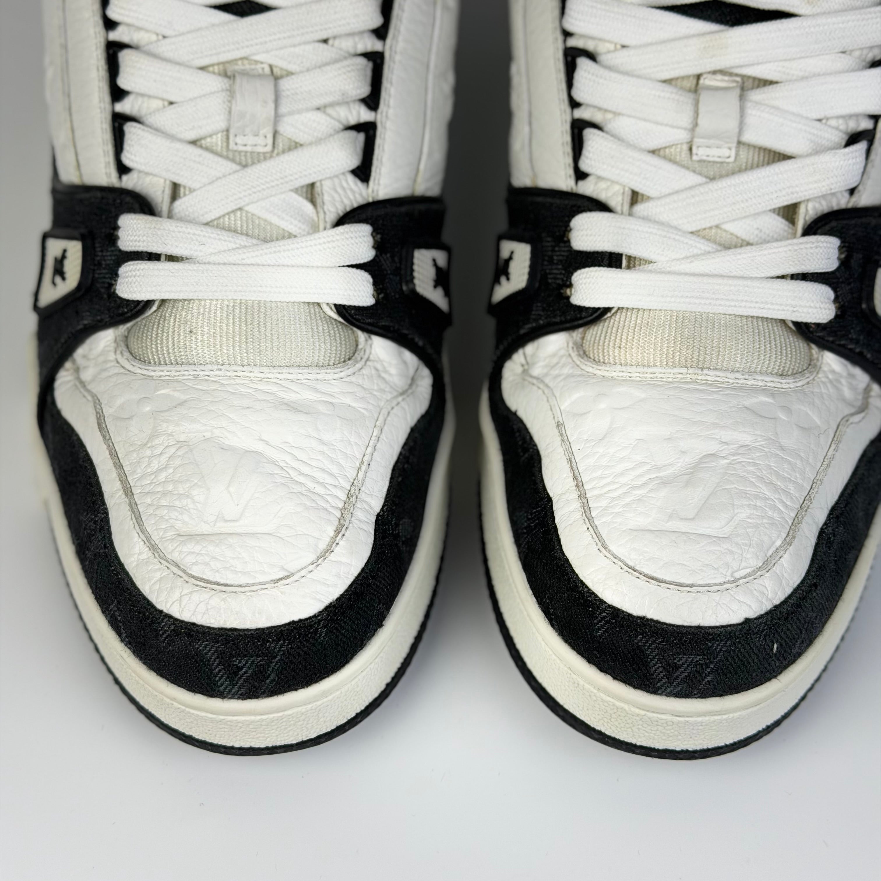 Louis Vuitton denim – detaliu logo | VSTEALS