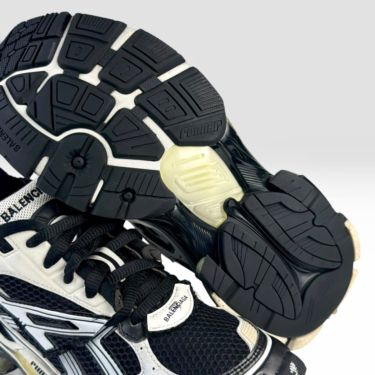 Balenciaga Runner Black/White