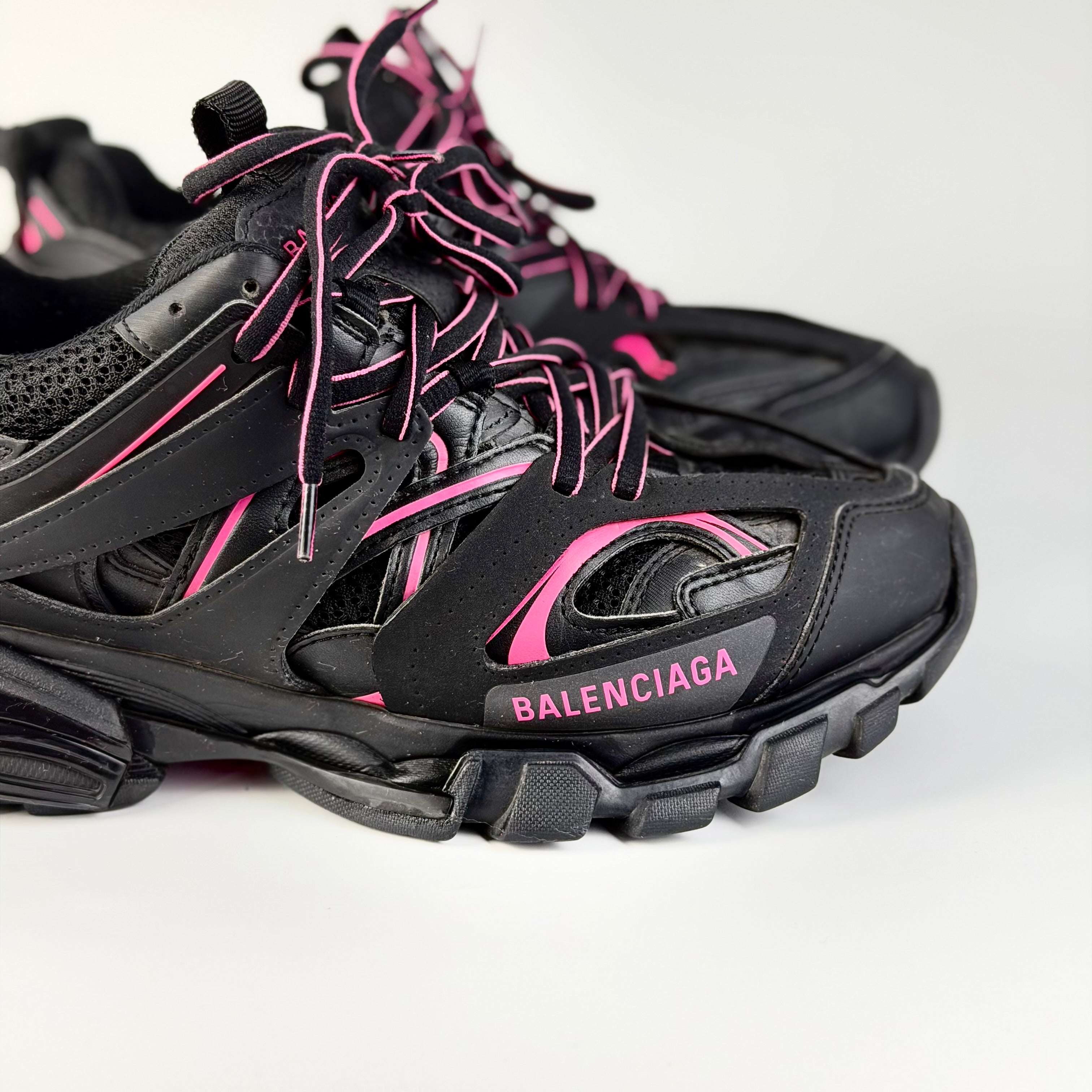 Balenciaga – vedere lateral | VSTEALS