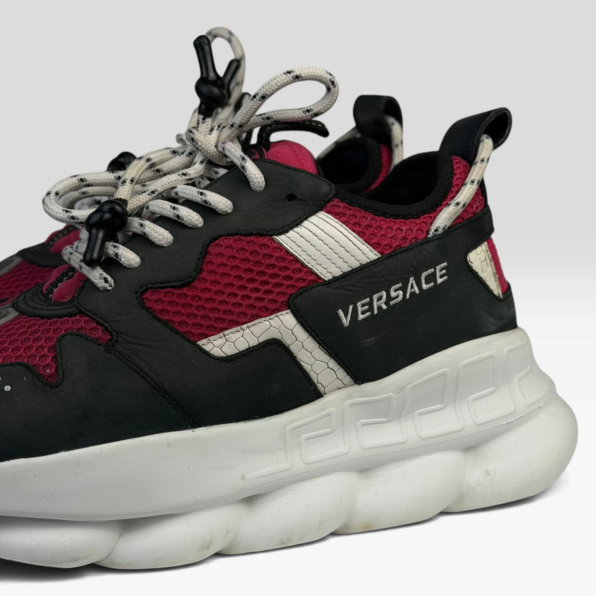 Versace Chain Reaction V2 Black/Fuchsia