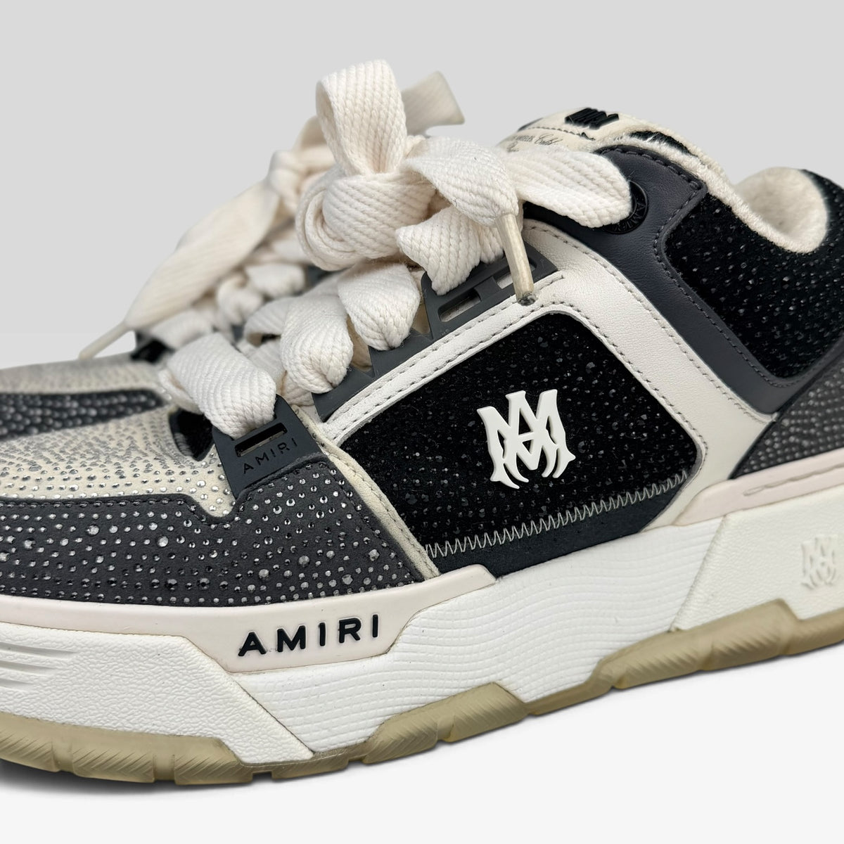 Incaltaminte Barbati AMIRI Amiri MA-1 Crystal White/Black – produs original disponibil în magazinul V STEALS