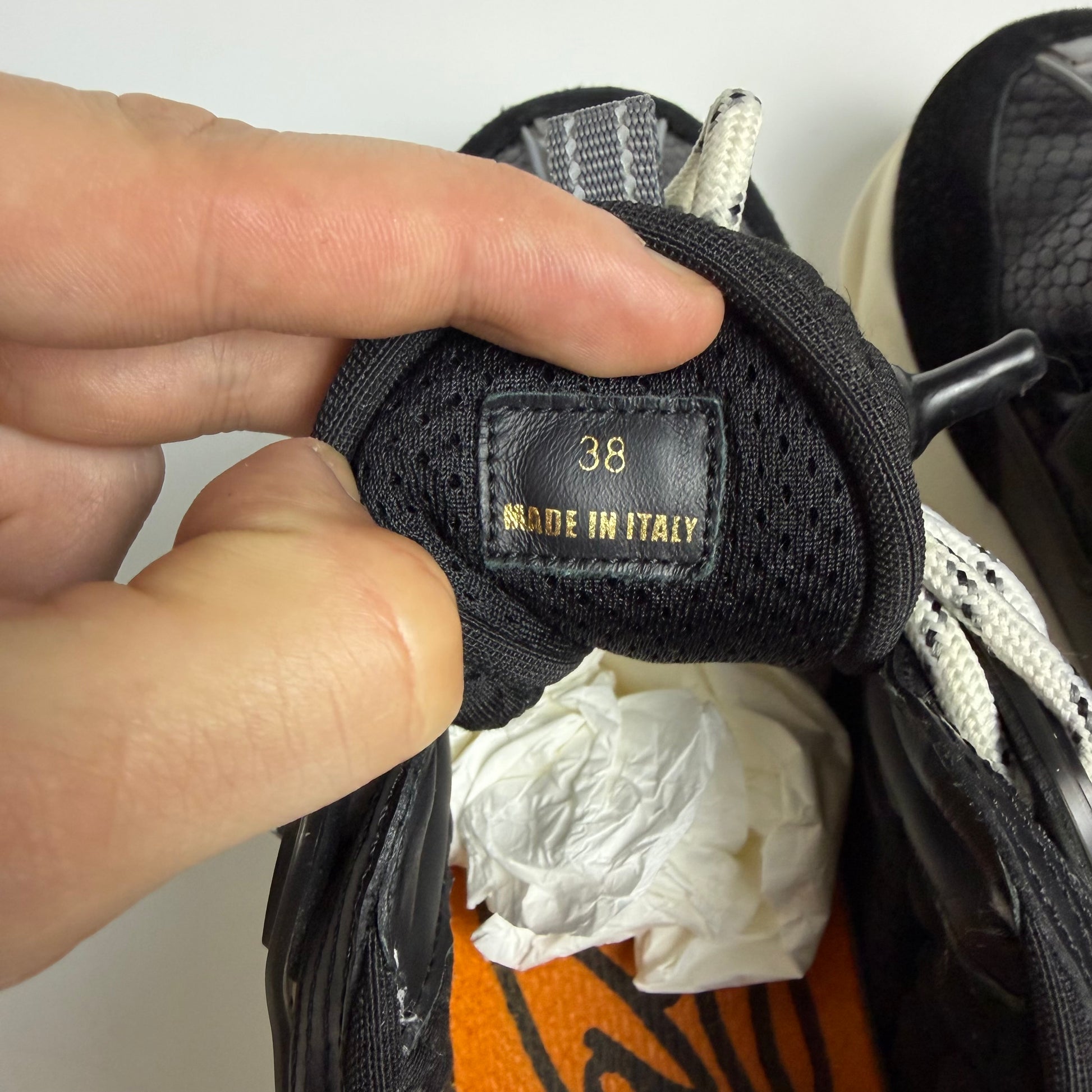 Versace Chain Reaction Black White