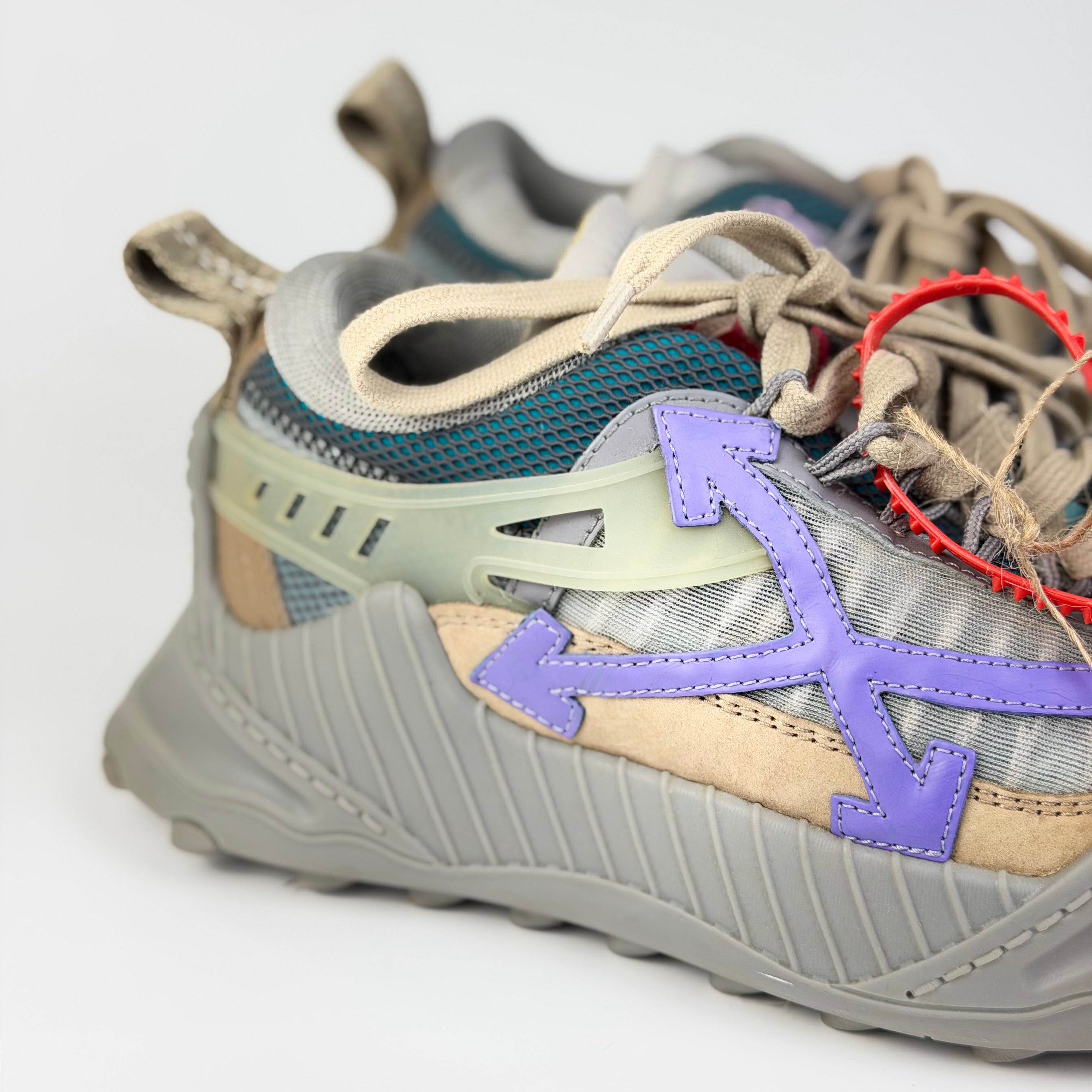 Off-White sneakers – vedere lateral | VSTEALS