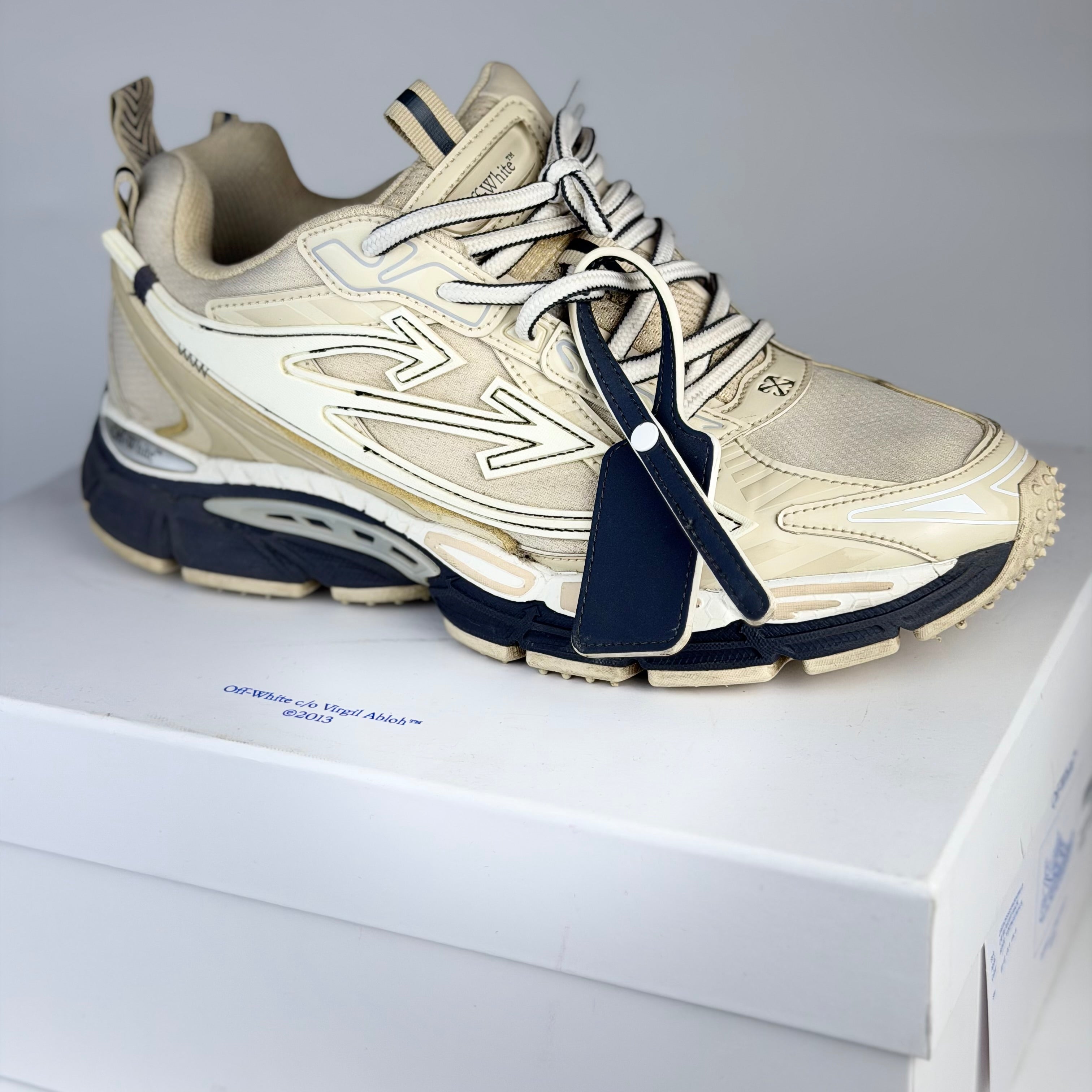 Off-White Be Right Back Beige