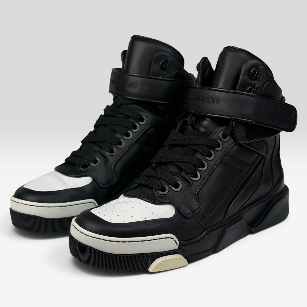 Givenchy Tyson Sneakers Black/White