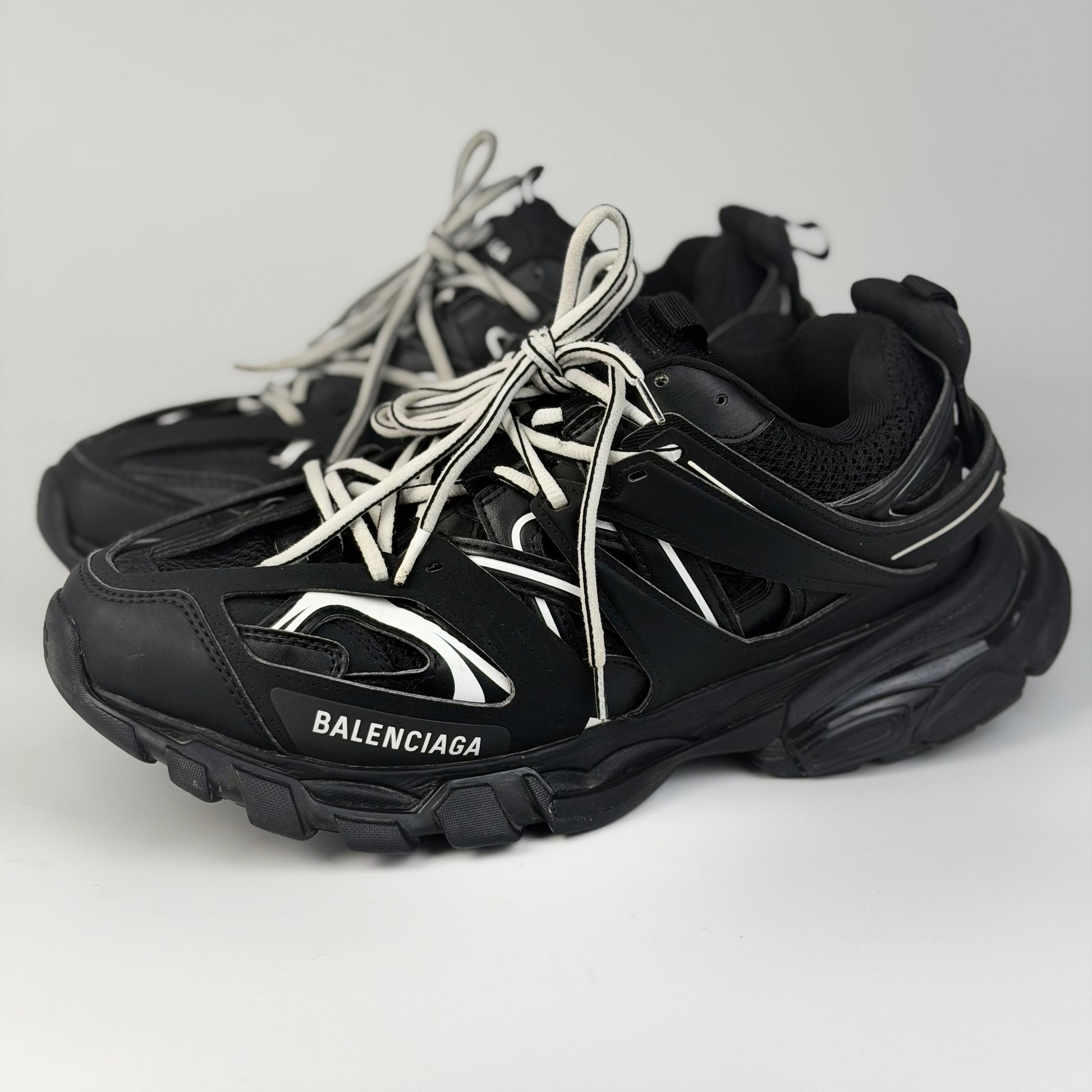 Balenciaga – vedere lateral | VSTEALS
