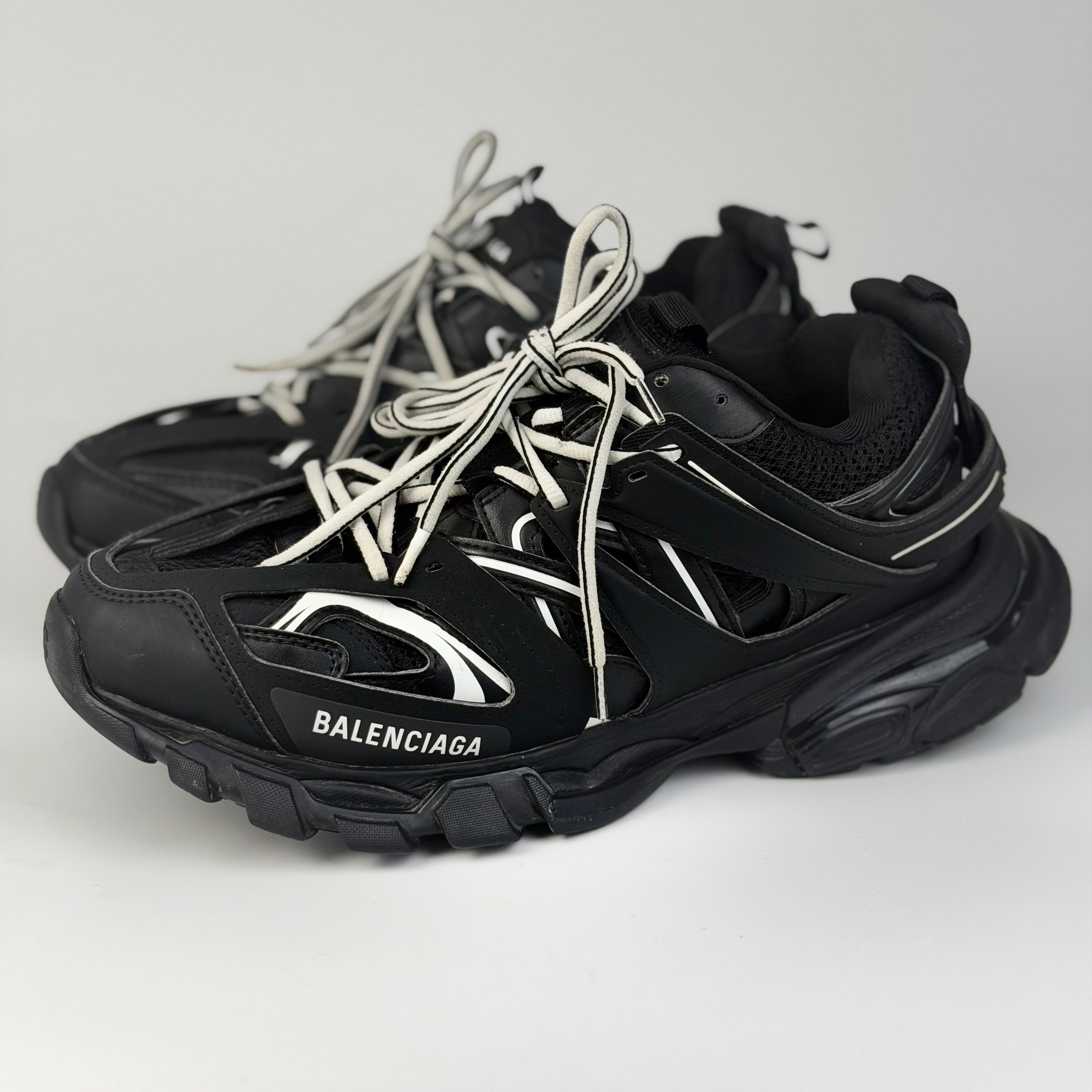 Balenciaga – vedere lateral | VSTEALS