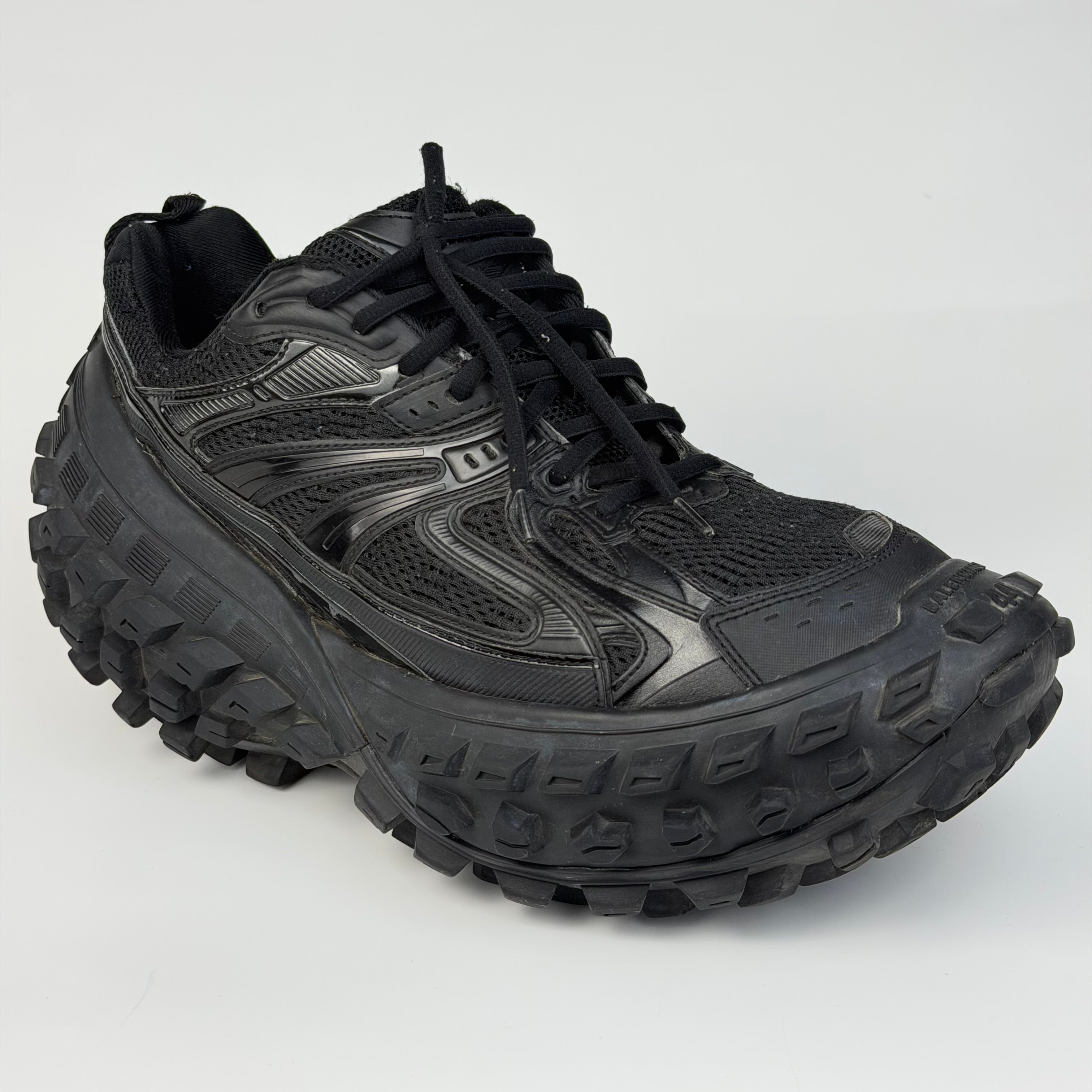 Balenciaga Originale România | Triple S, Track, Runner Pre-Owned