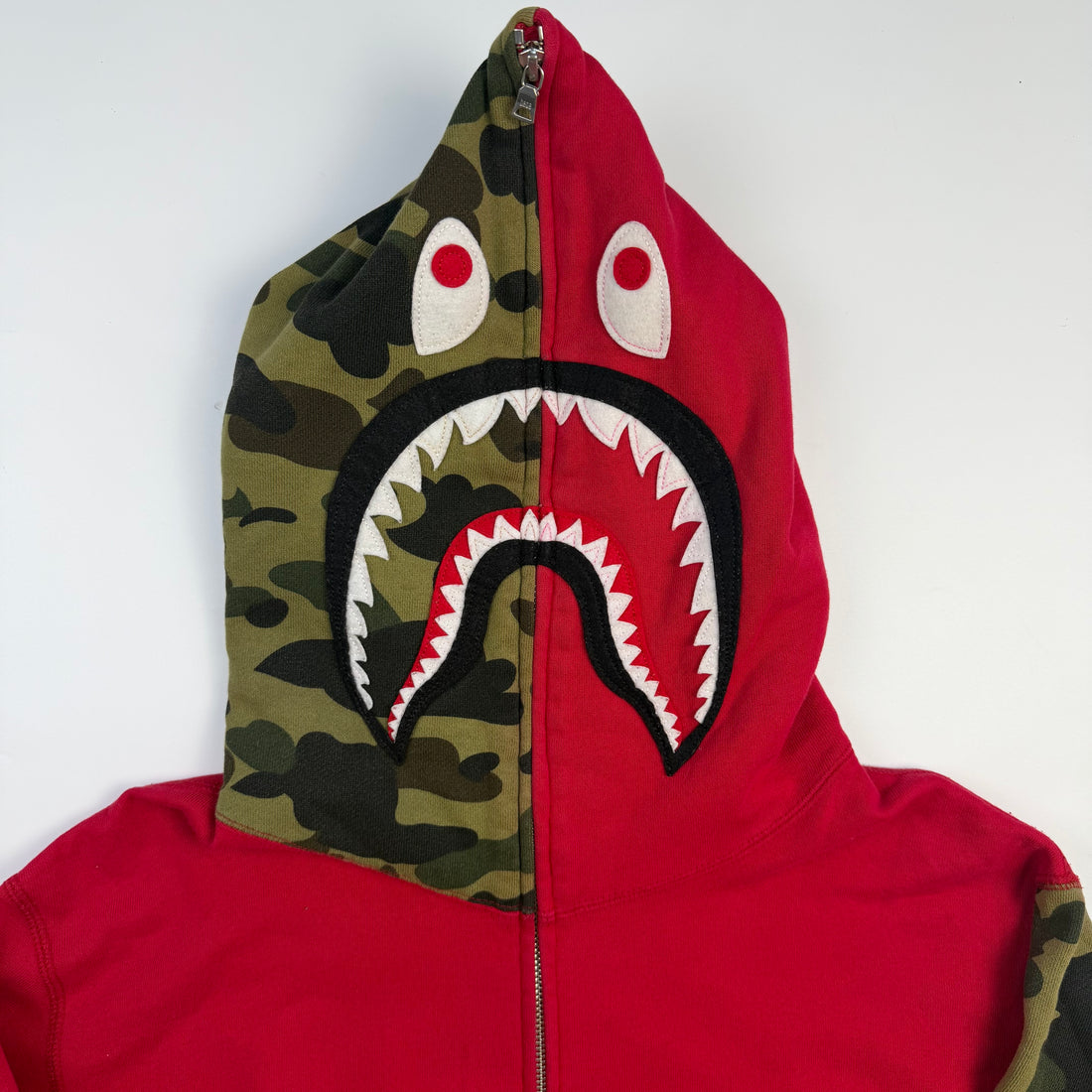 BAPE 1st Camo Shark Full Zip Hoodie Green, roșu, vedere din față
