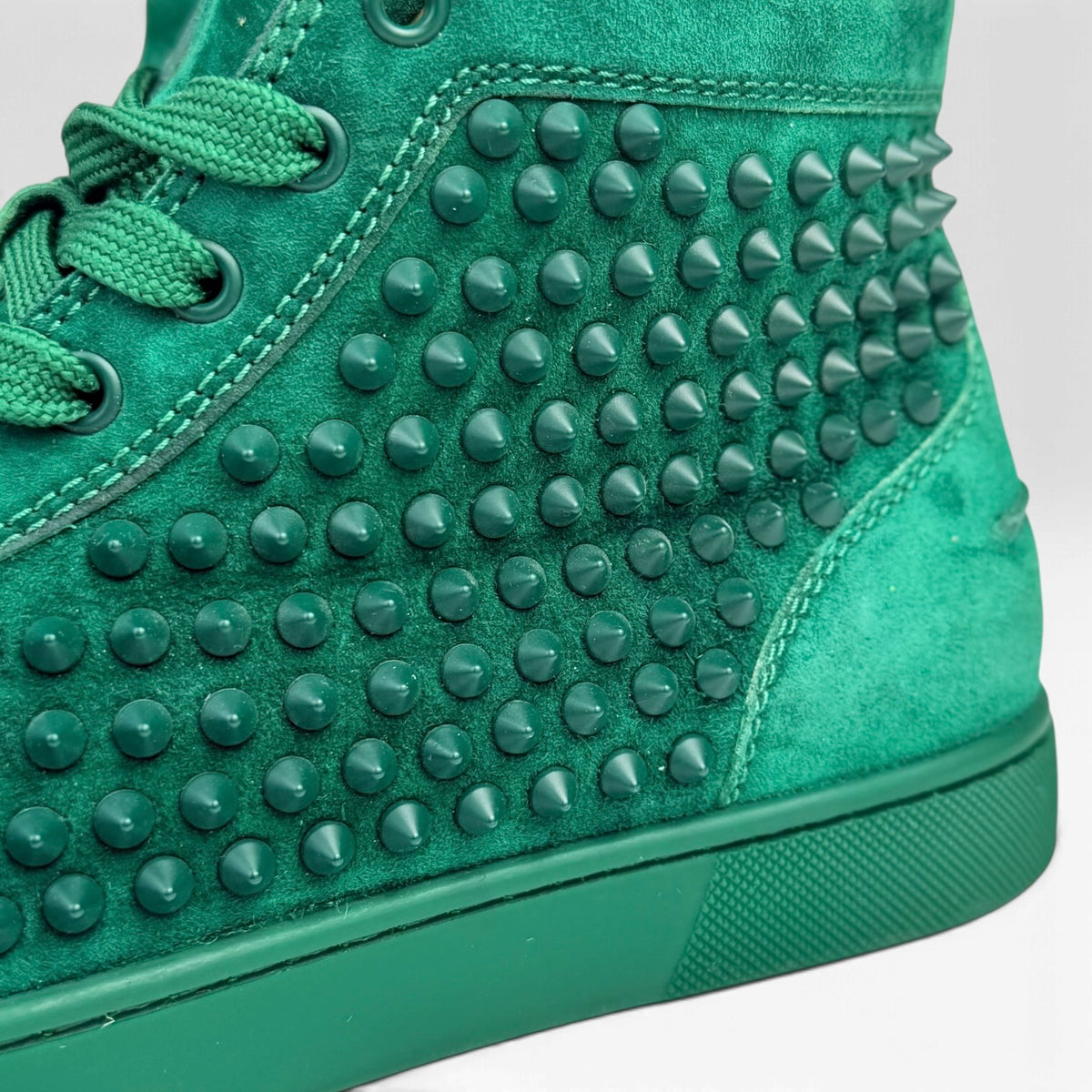 Christian Louboutin Louis Spikes High Green Suede – Incaltaminte Barbati CHRISTIAN LOUBOUTIN în mărimile 40 la V STEALS.