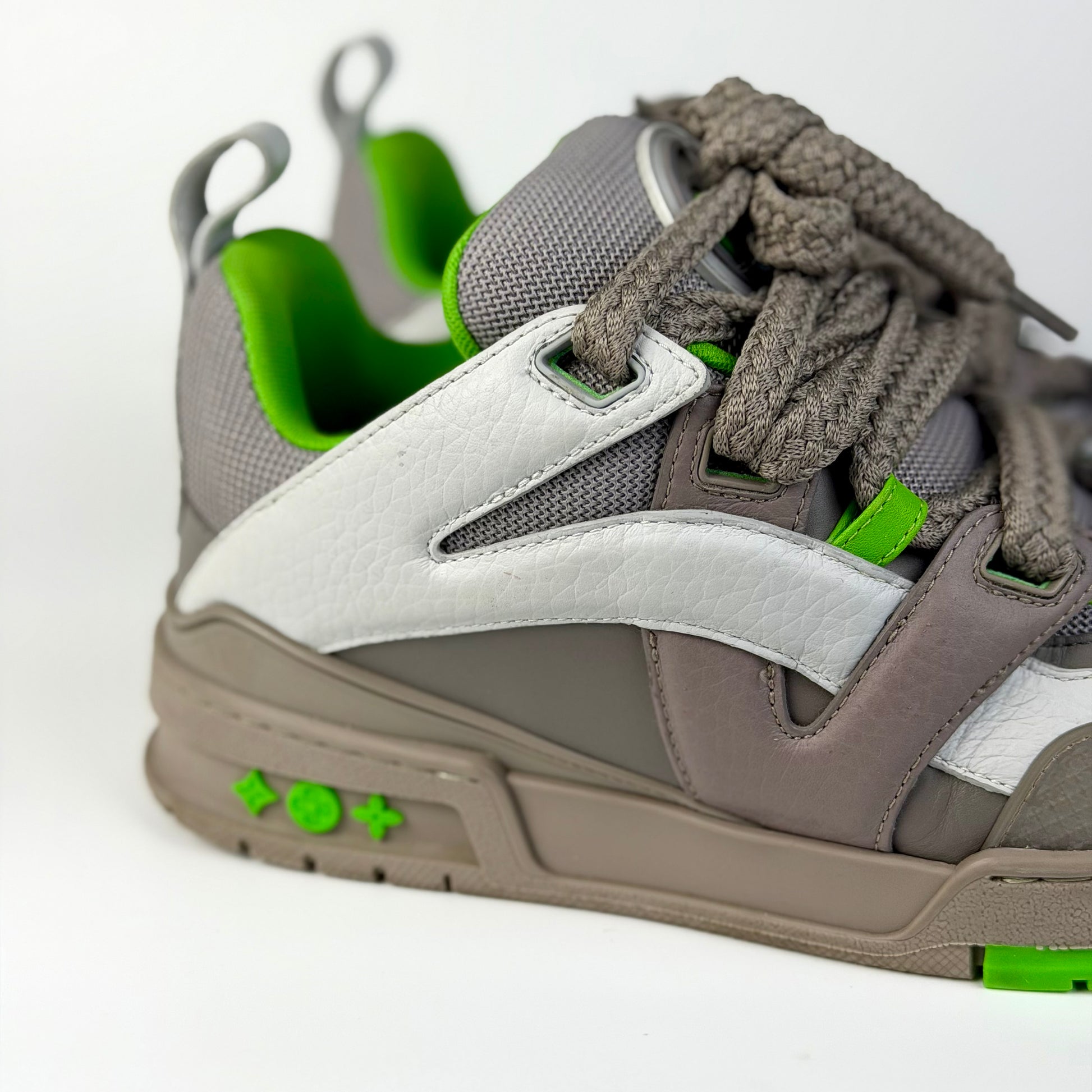 Louis Vuitton – vedere lateral | VSTEALS