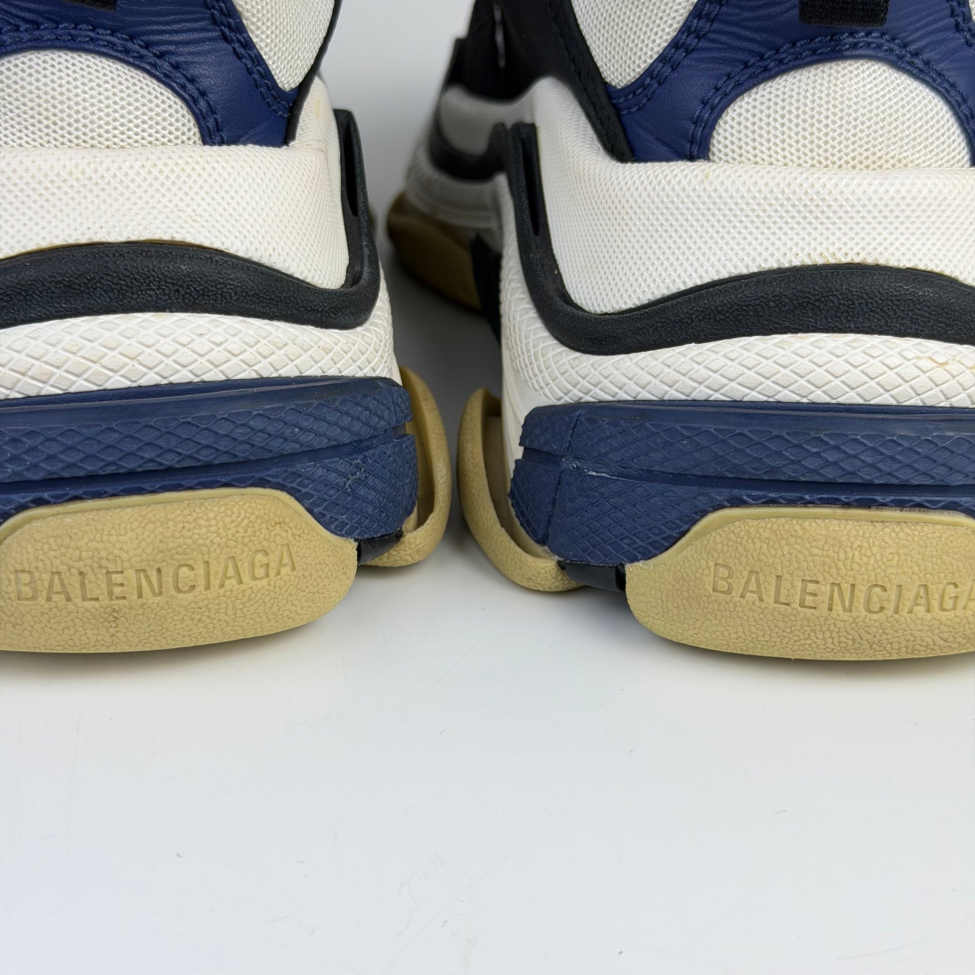 Balenciaga – vedere lateral | VSTEALS