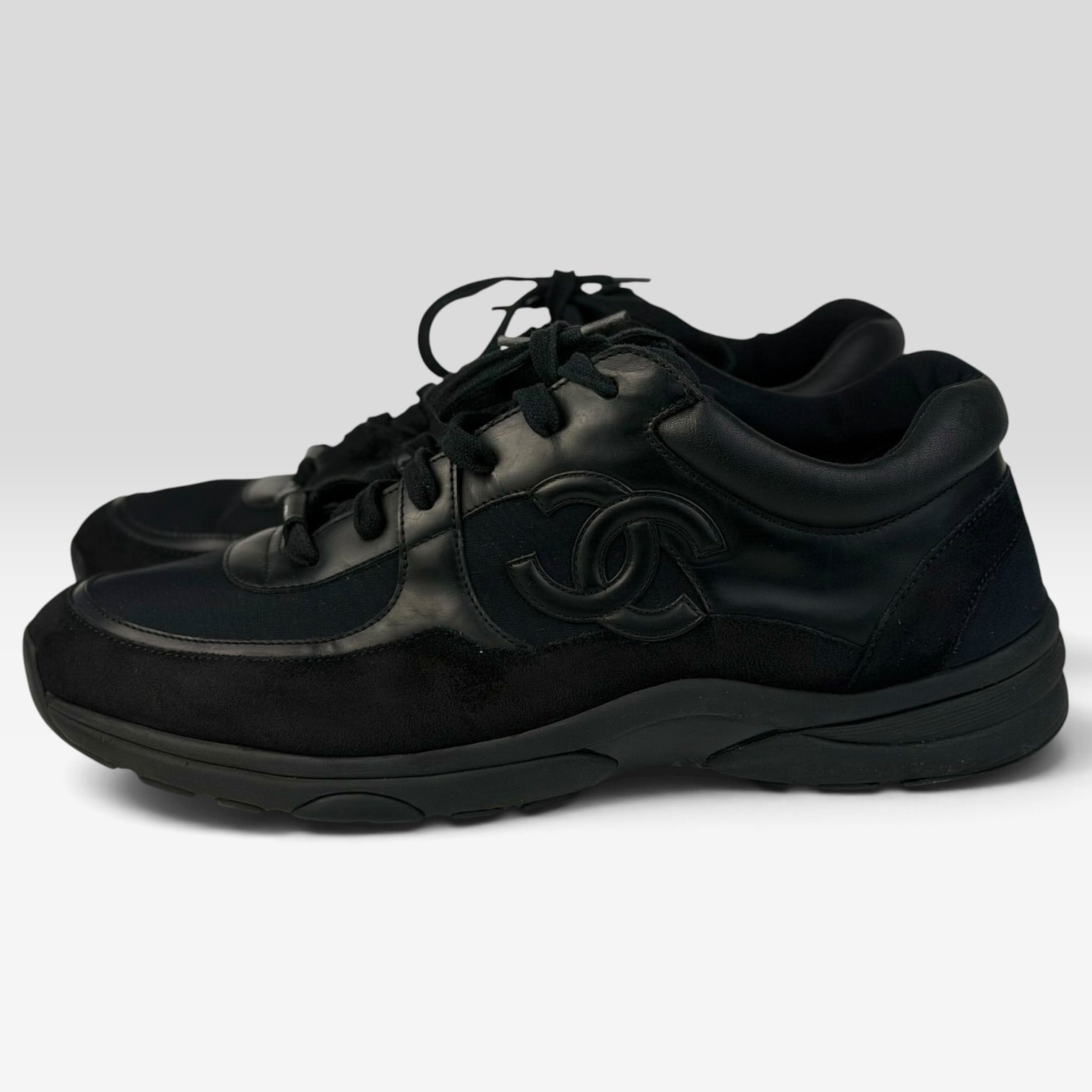 Chanel CC Logo Suede Low-Top Sneakers Black