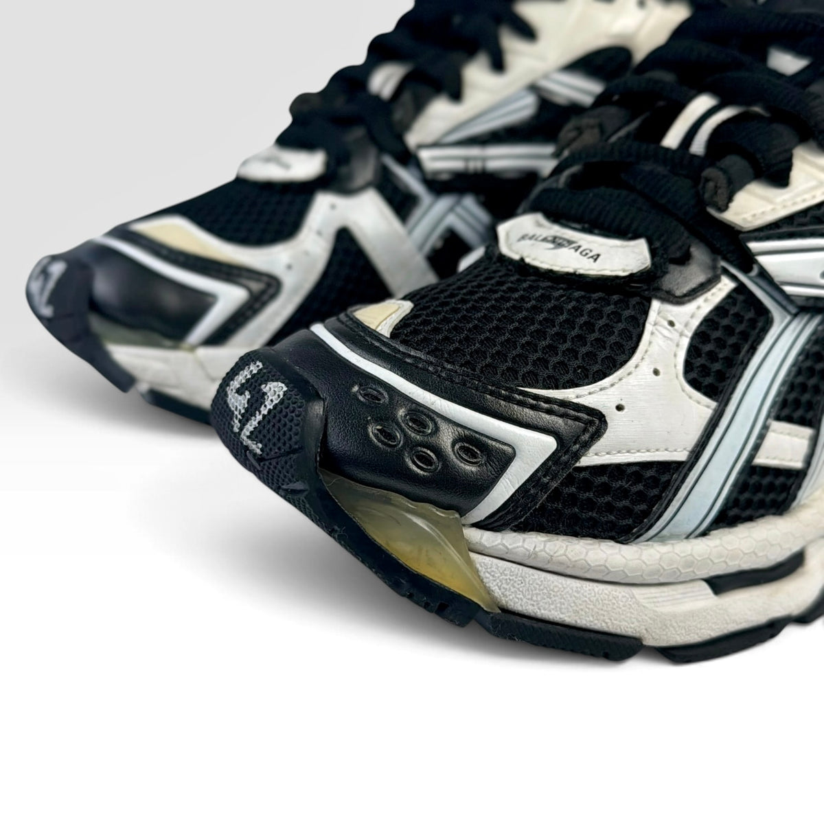 Balenciaga Runner Black/White