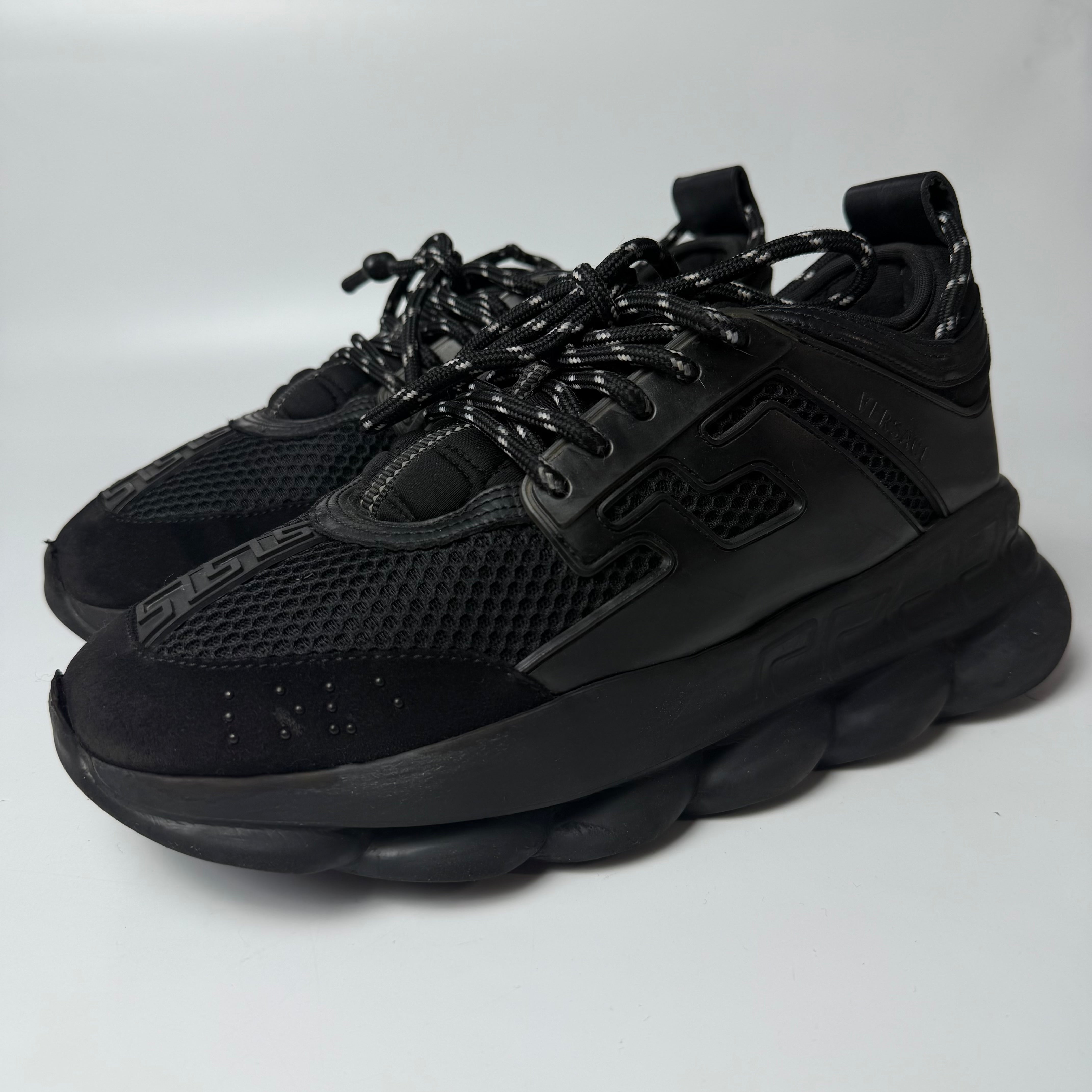 Versace Chain Reaction Black – V STEALS