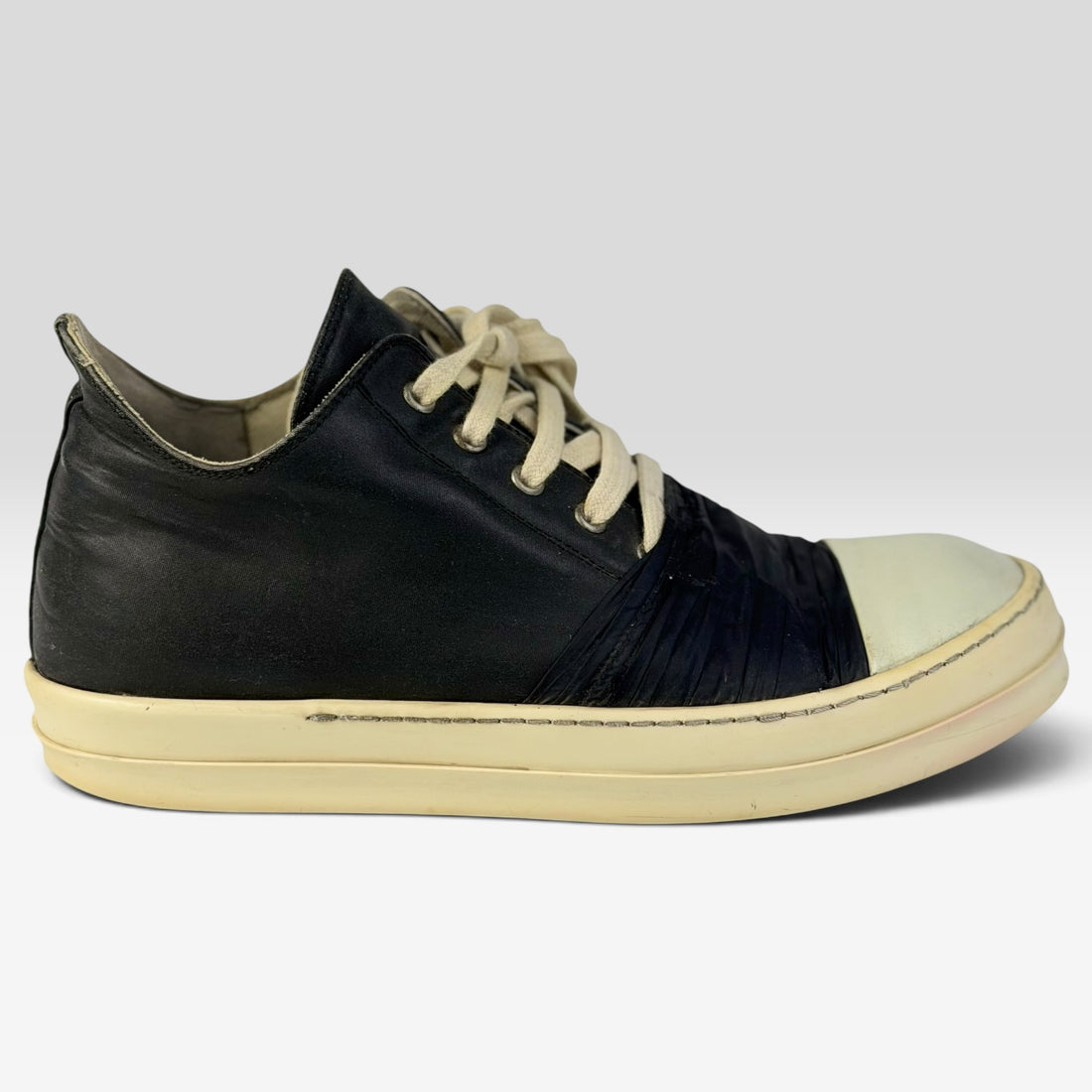 Rick Owens DRKSHDW Hustler Duck Tape Ramones Low Milk, negru, vedere din față