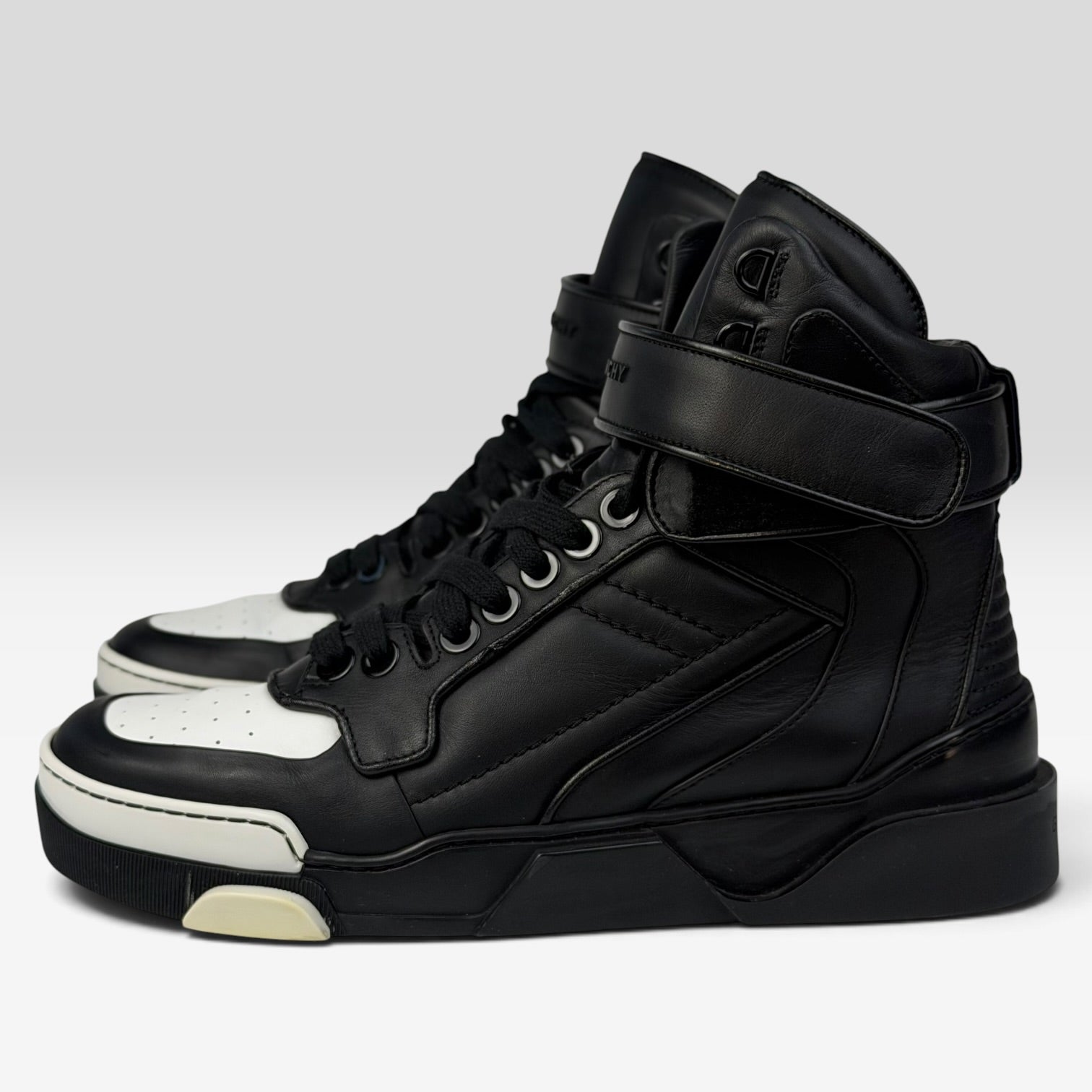 Givenchy Tyson Sneakers Black/White