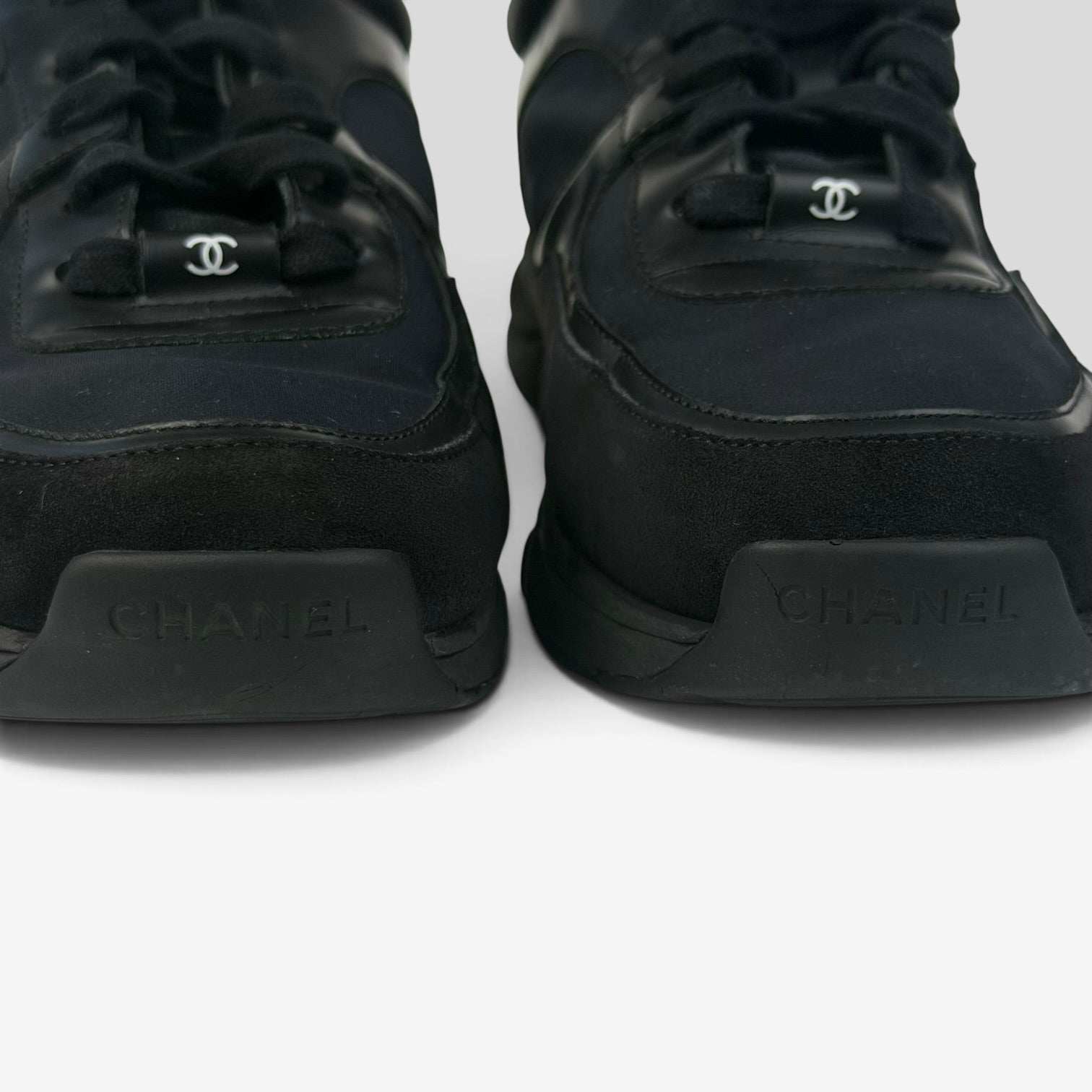 Chanel CC Logo Suede Low-Top Sneakers Black