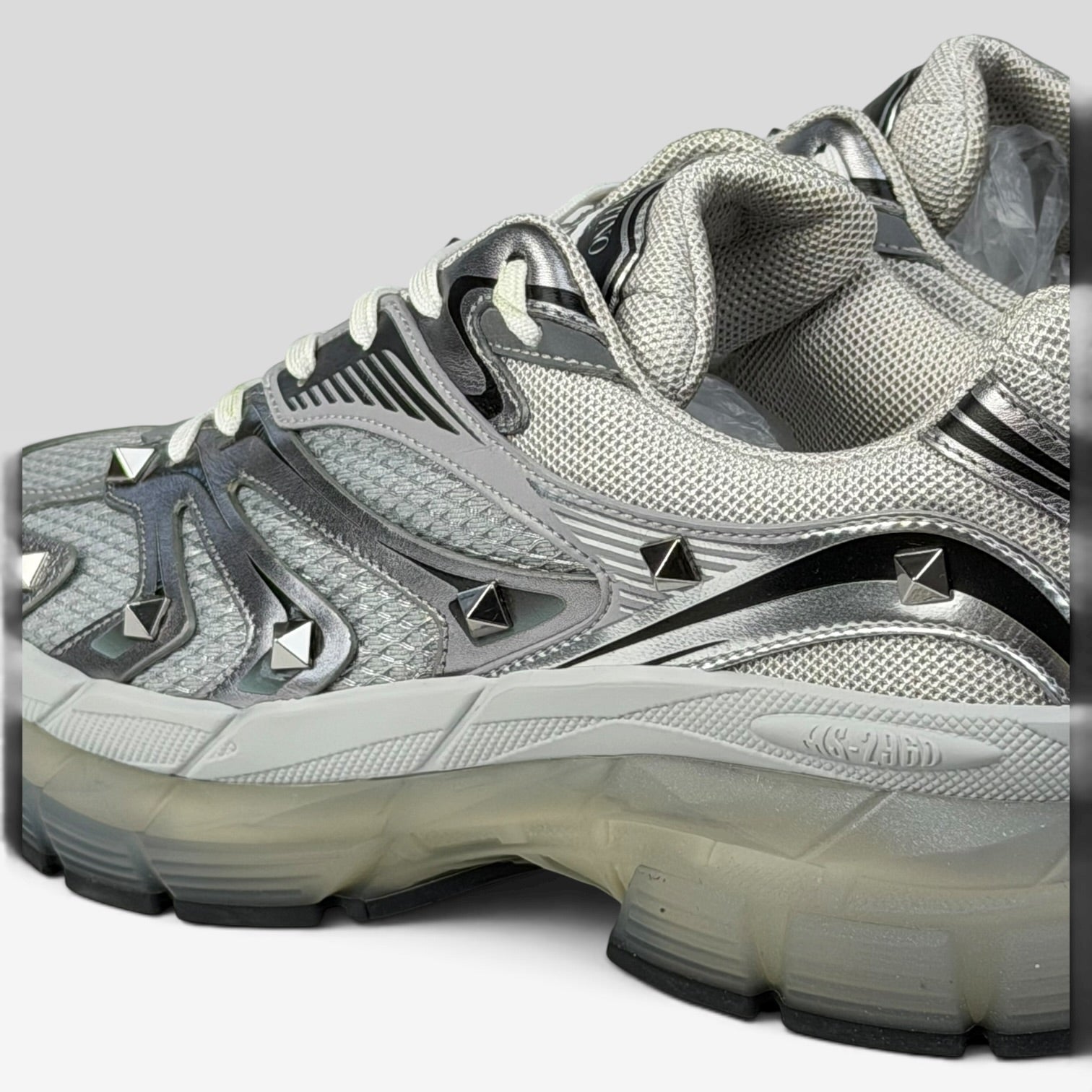 Valentino Garavani MS-2960 Rockstud Silver/Graphite