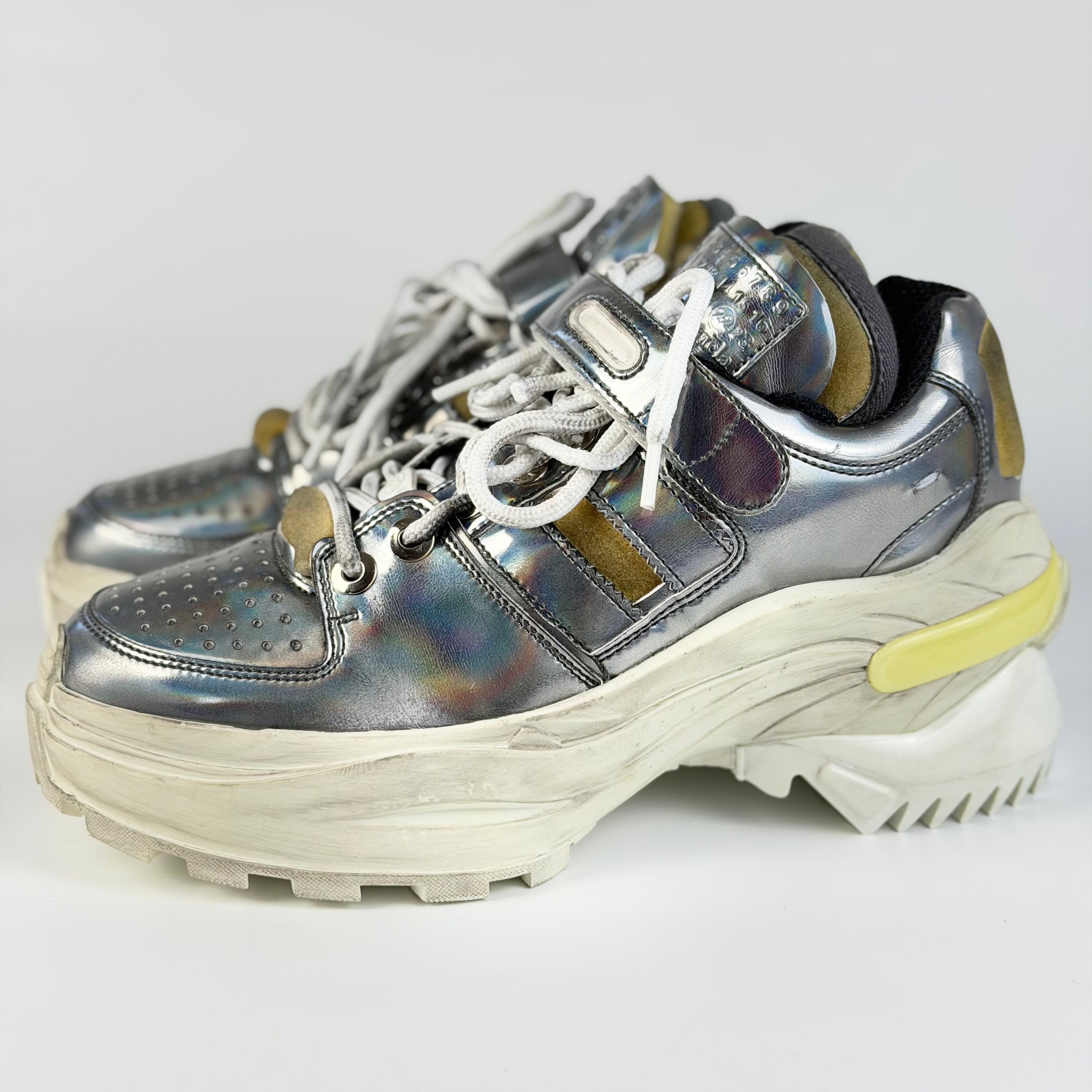 MAISON MARGIELA – V STEALS