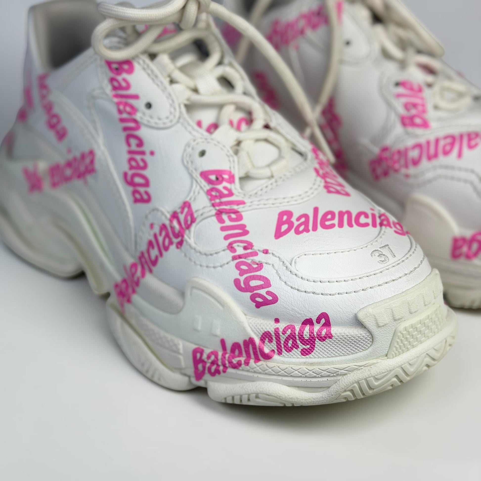 Balenciaga logo – vedere lateral | VSTEALS