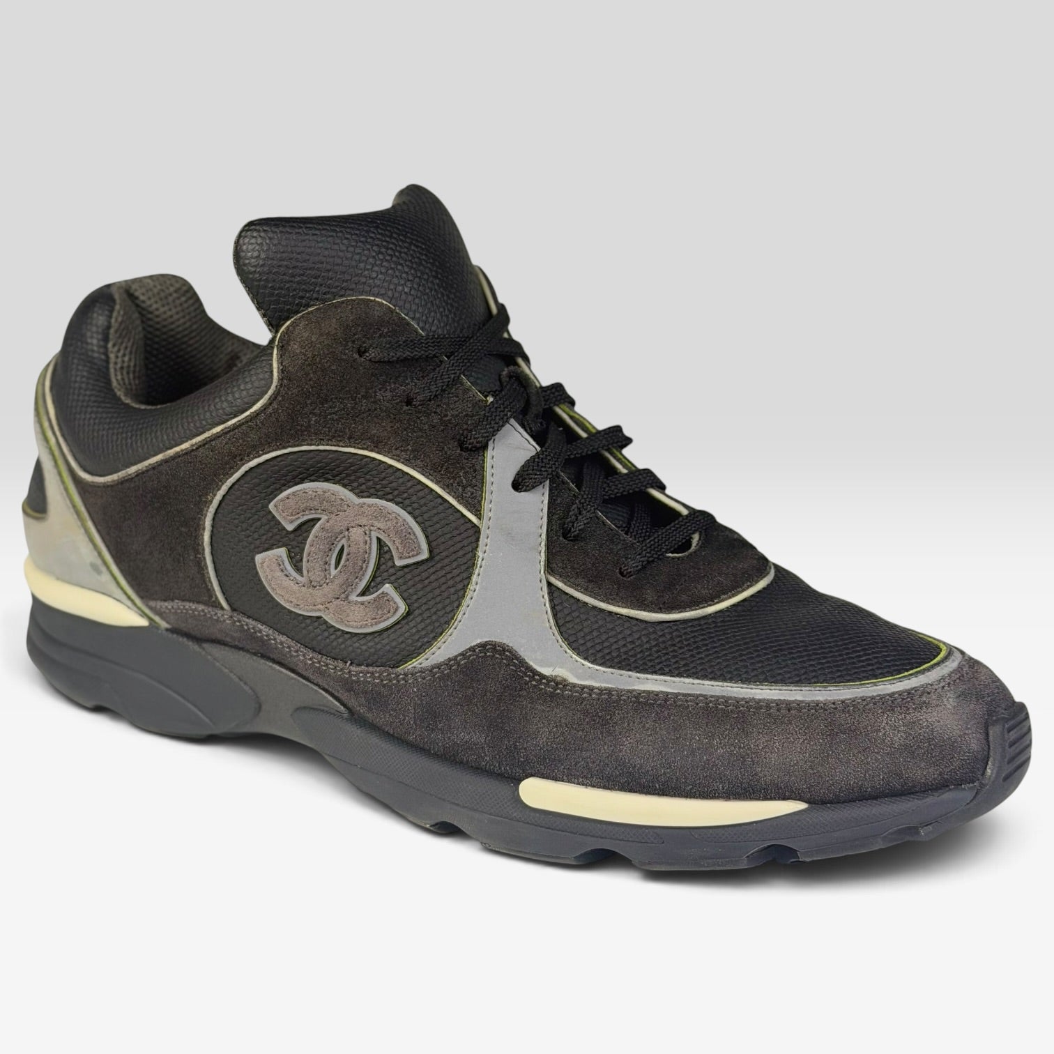 Chanel CC Logo Trainers Leather/Suede Black/Grey | Sneakers Chanel