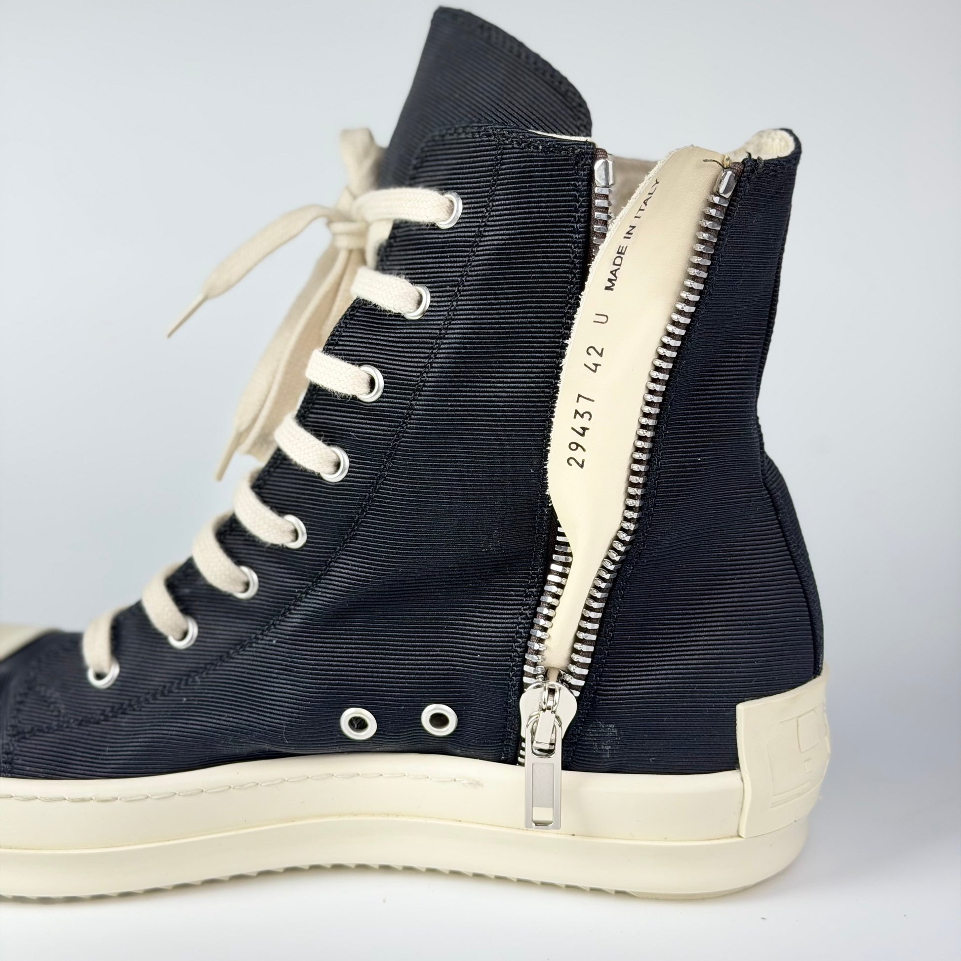 Rick Owens men sneakers – detaliu logo | VSTEALS
