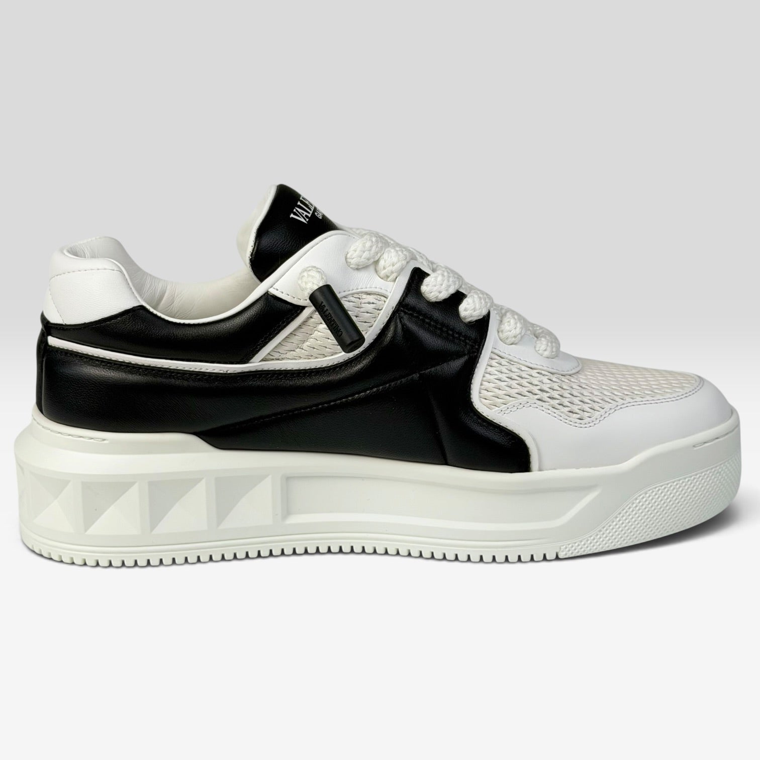 Valentino Garavani One Stud Low-Top White/Black