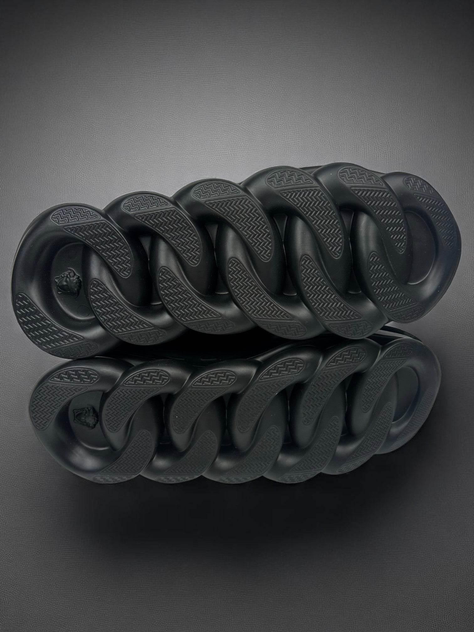 Versace Chain Reaction Black - V STEALS