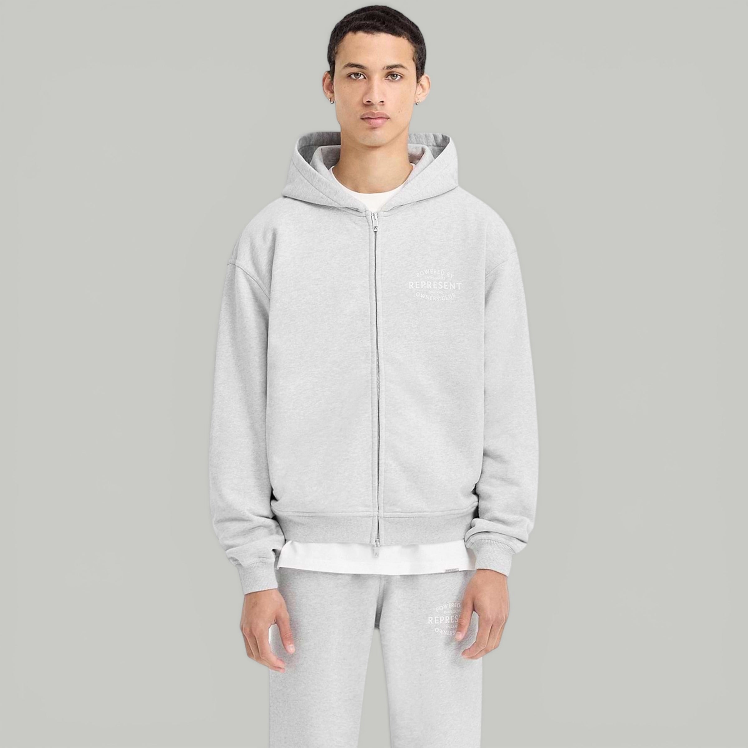 REPRESENT hoodie – detaliu logo | VSTEALS