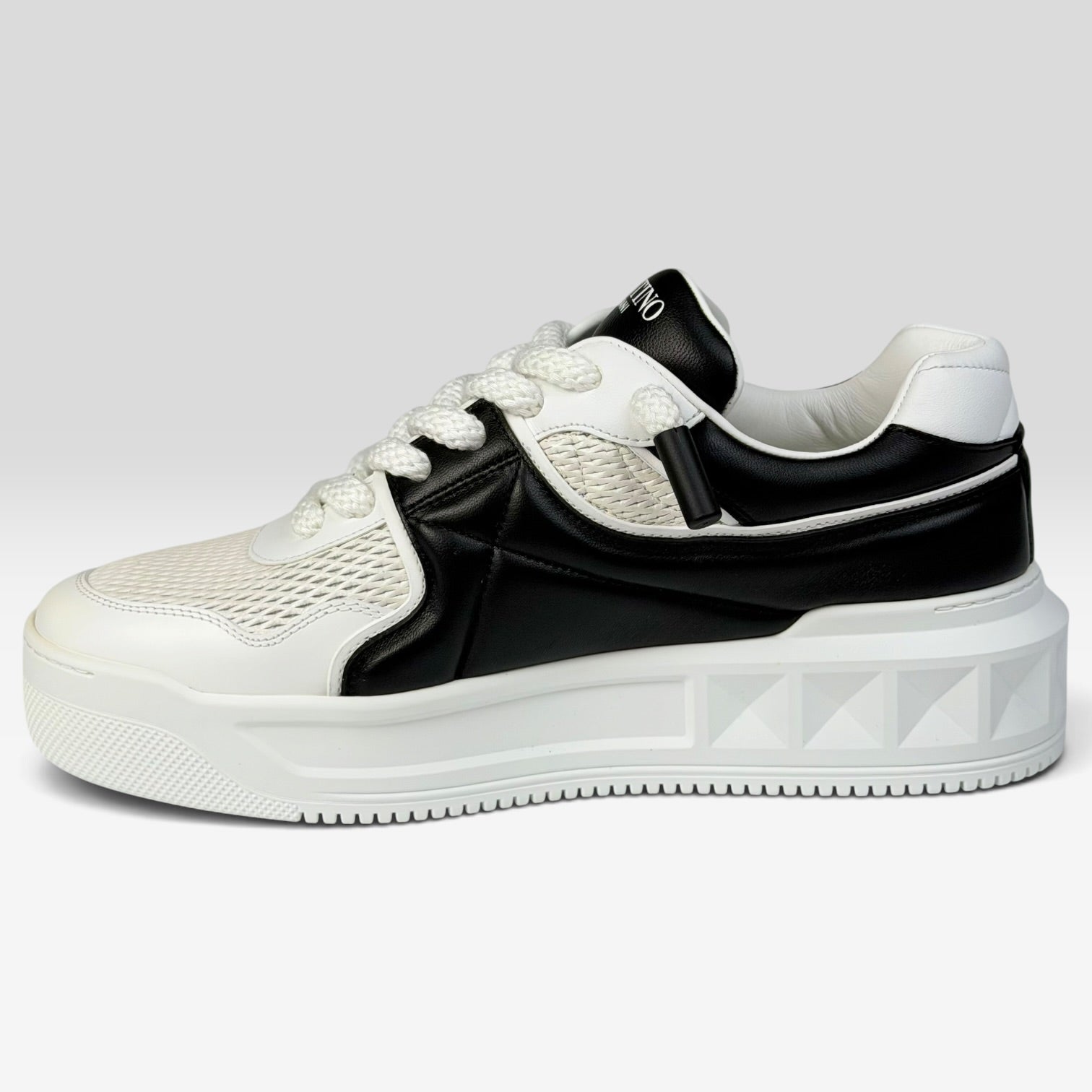 Valentino Garavani One Stud Low-Top White/Black