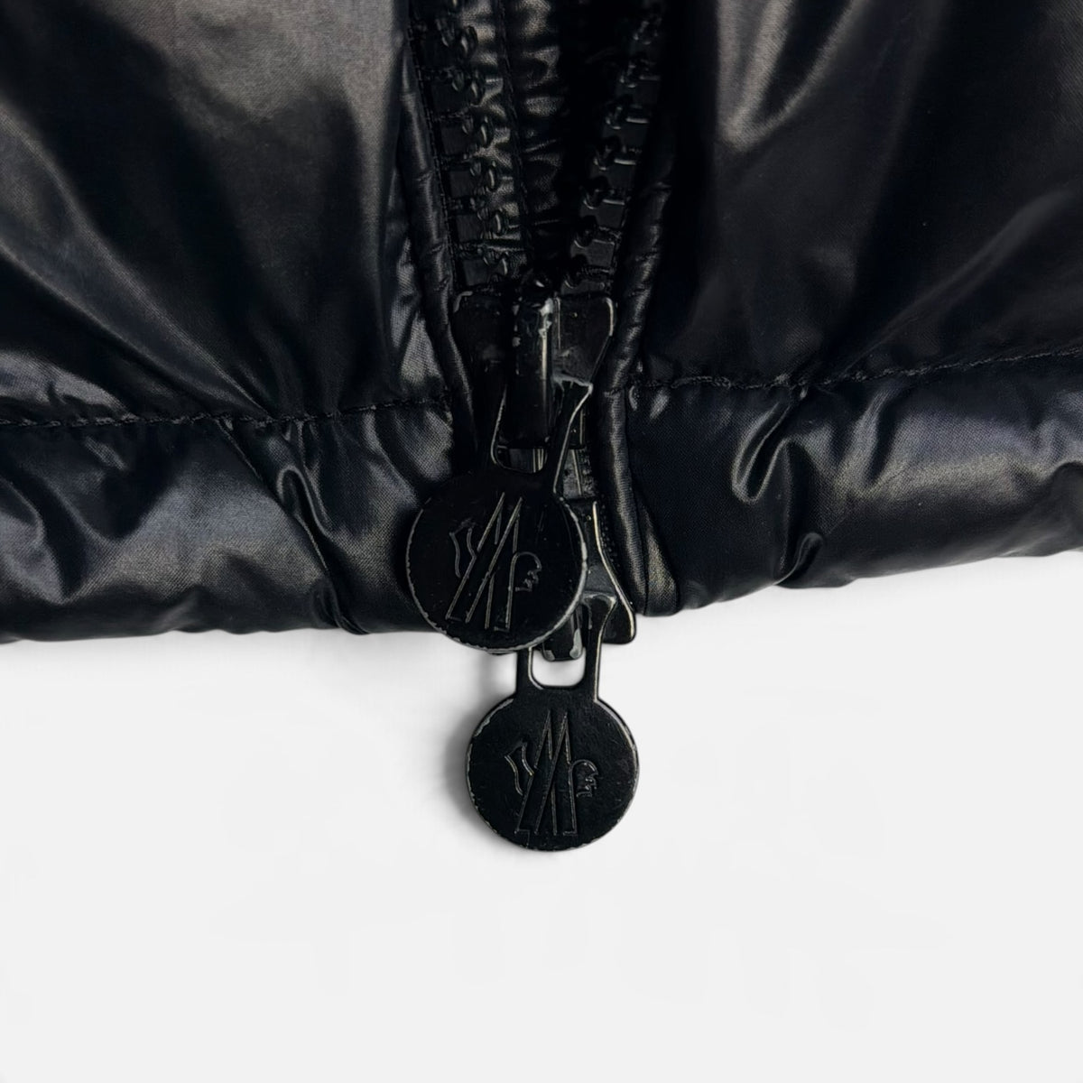 Moncler Ecrins Short Down Jacket Black