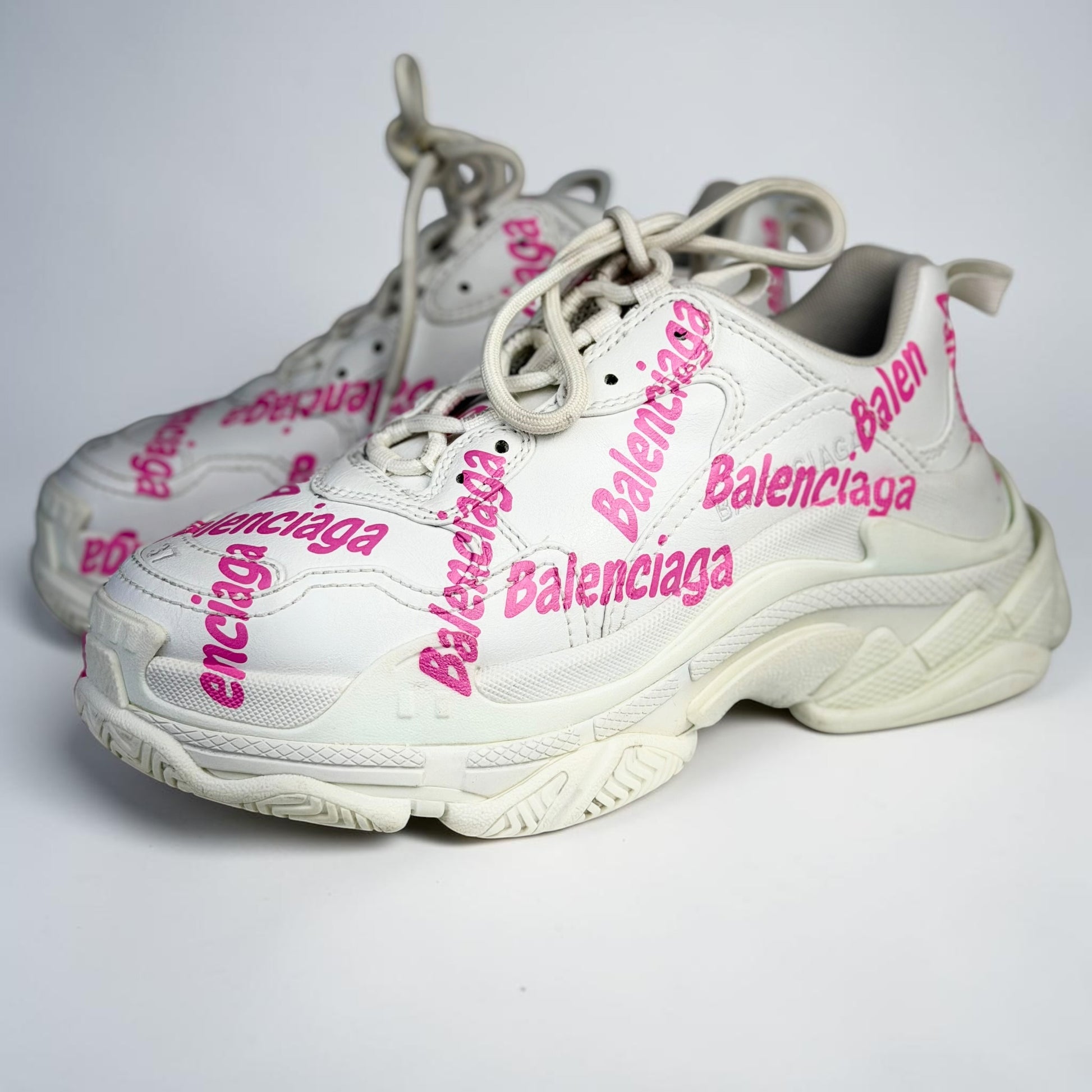 Balenciaga logo – detaliu logo | VSTEALS