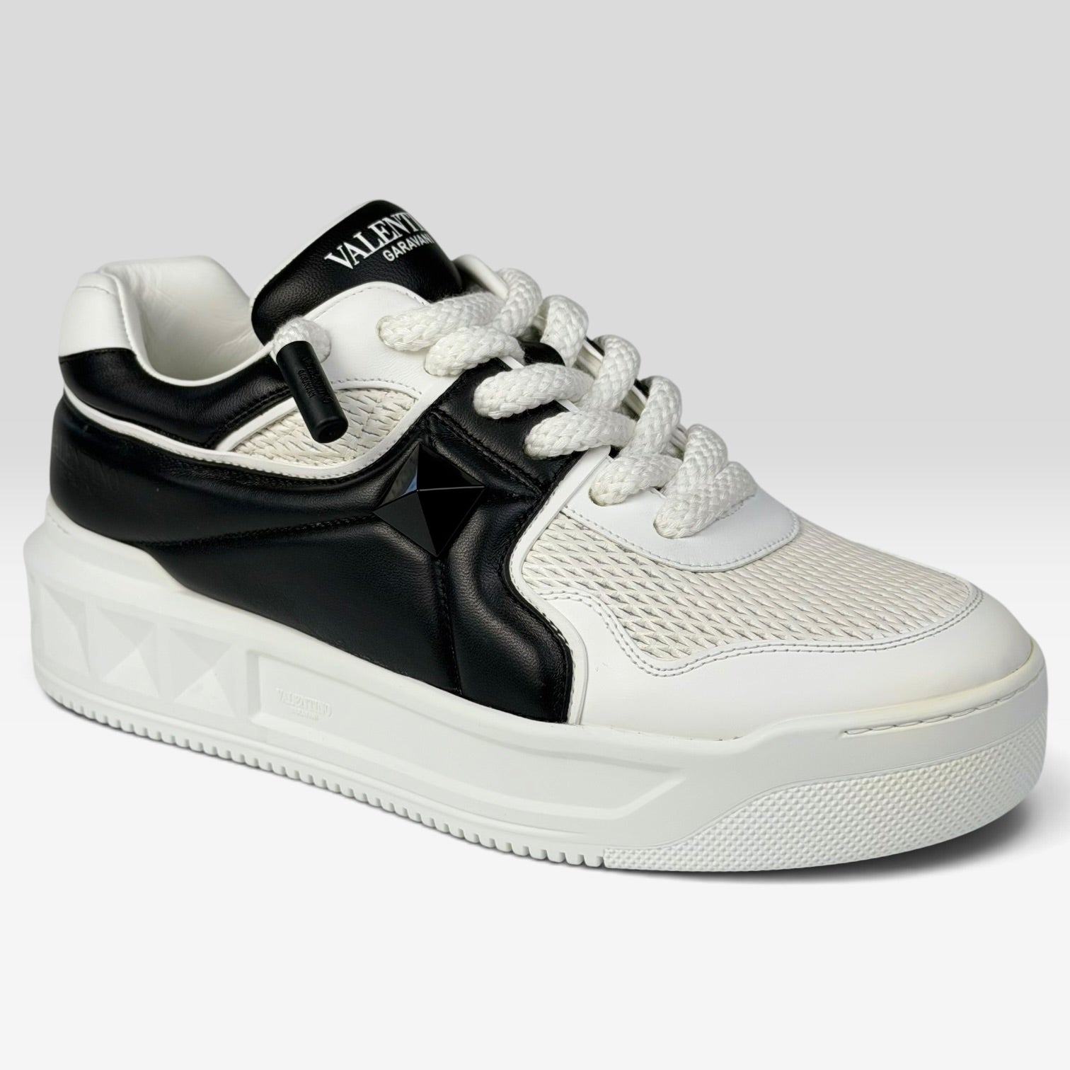 Valentino Garavani One Stud Low-Top White/Black