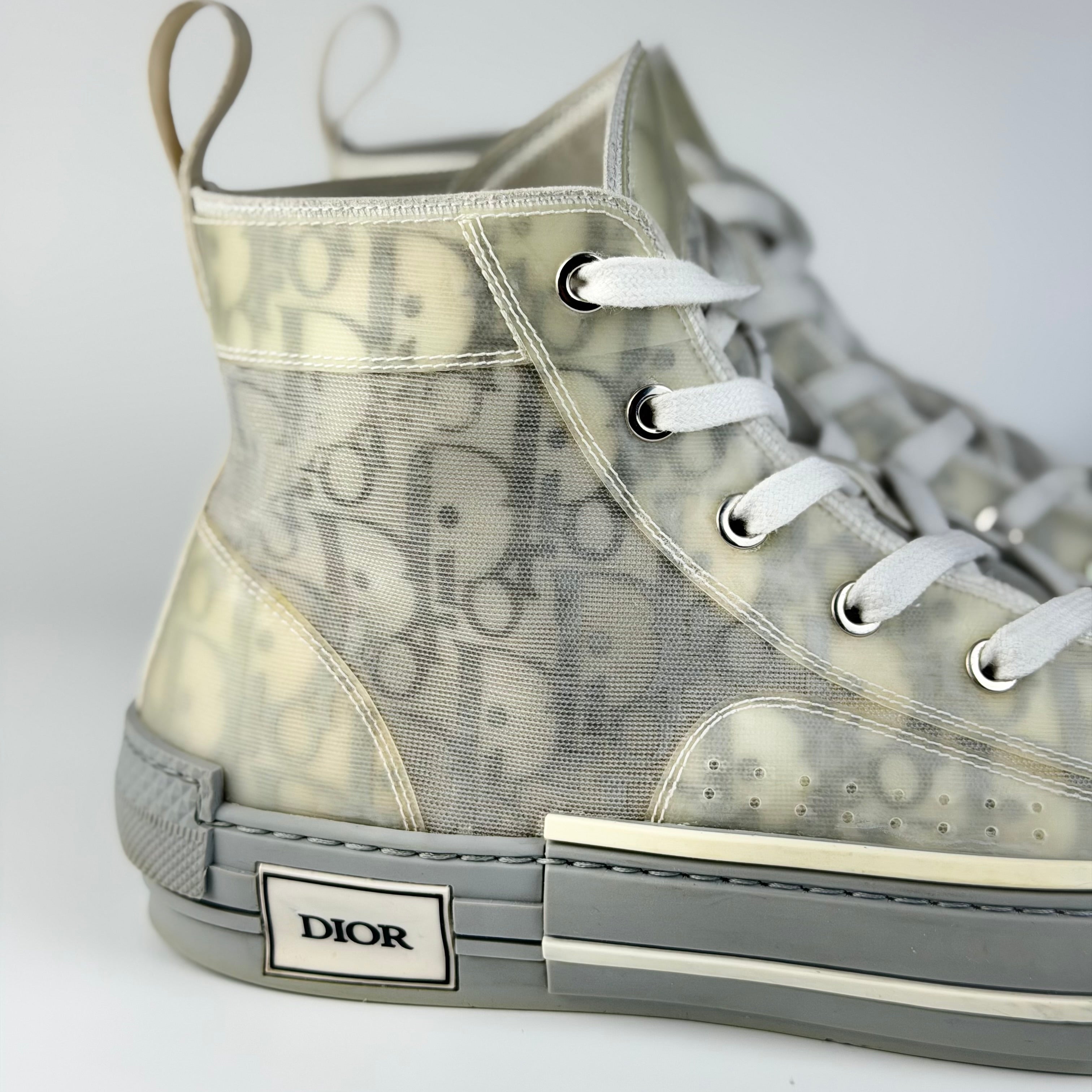Dior – vedere lateral | VSTEALS