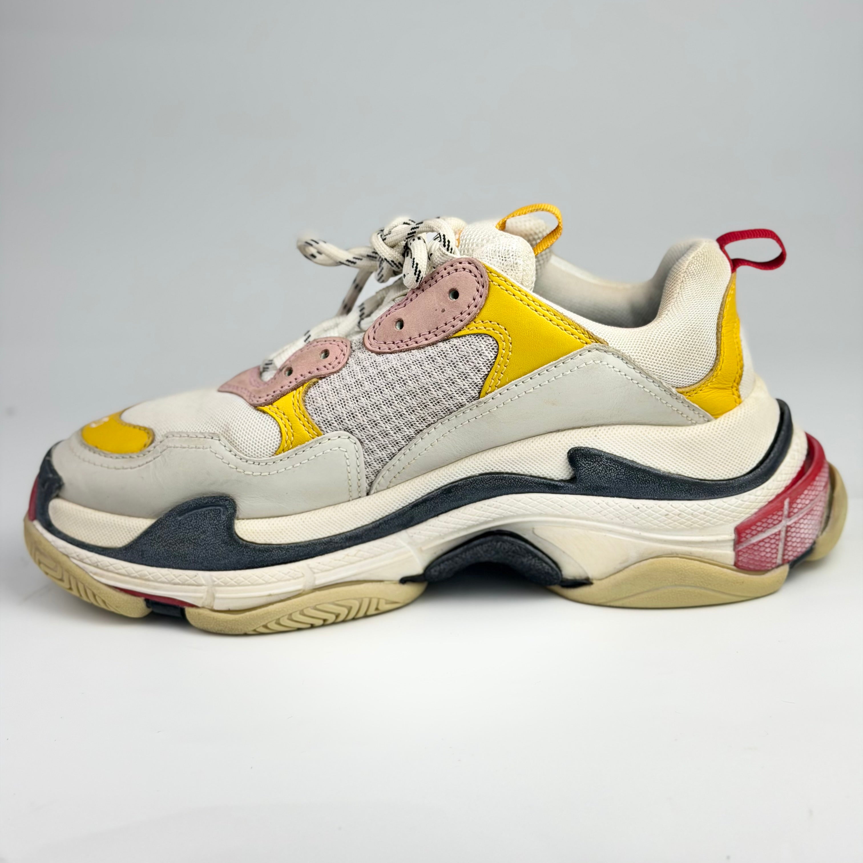 Balenciaga – detaliu logo | VSTEALS
