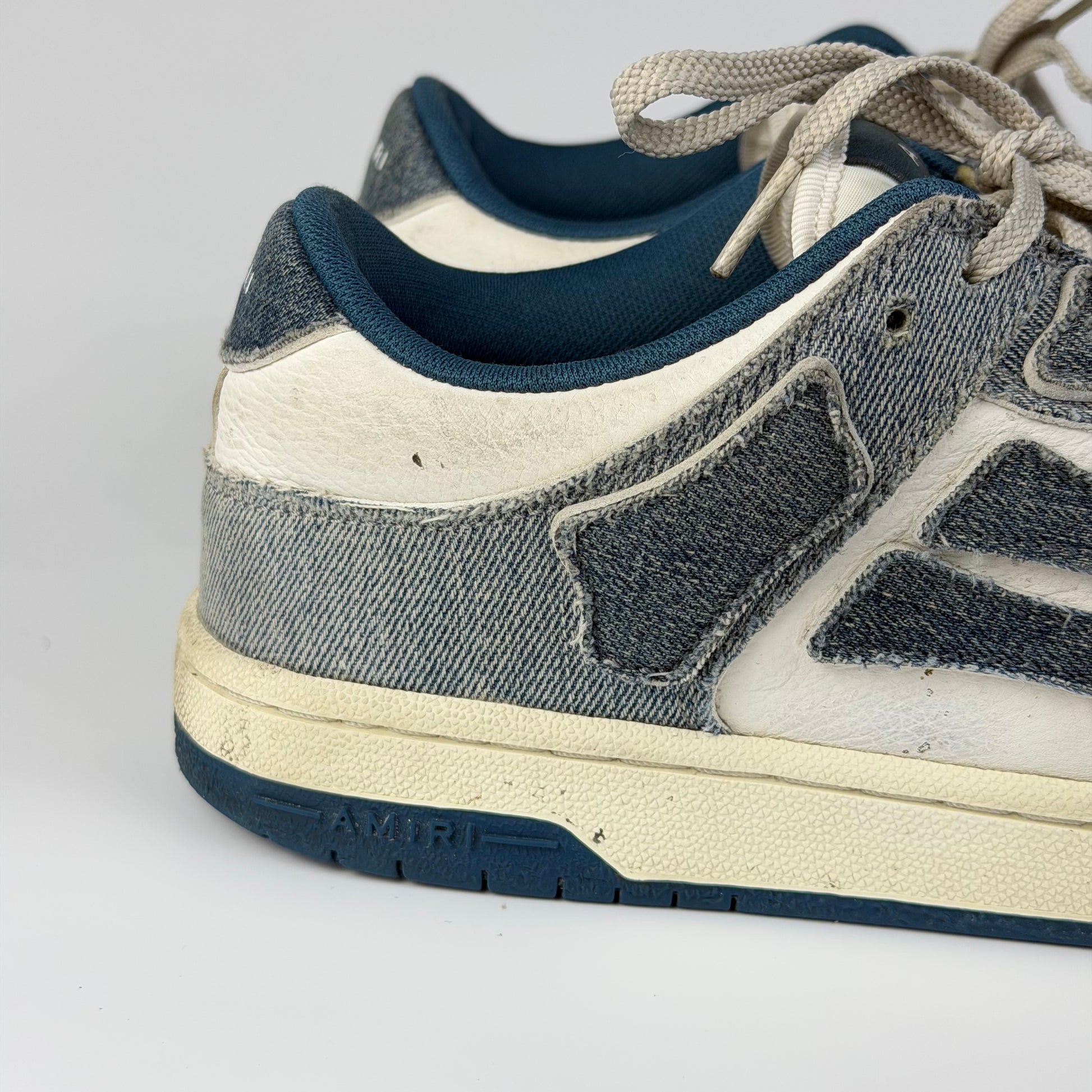 Amiri sneakers denim – detaliu logo | VSTEALS
