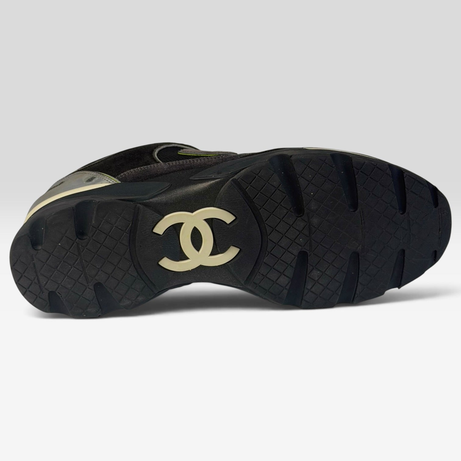 Chanel CC Logo Trainers Leather/Suede Black/Grey | Sneakers Chanel