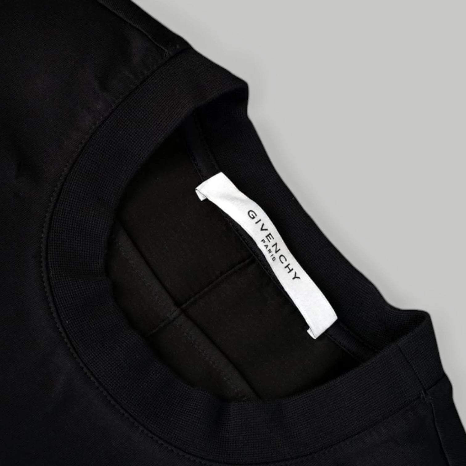 Givenchy – detaliu logo | VSTEALS