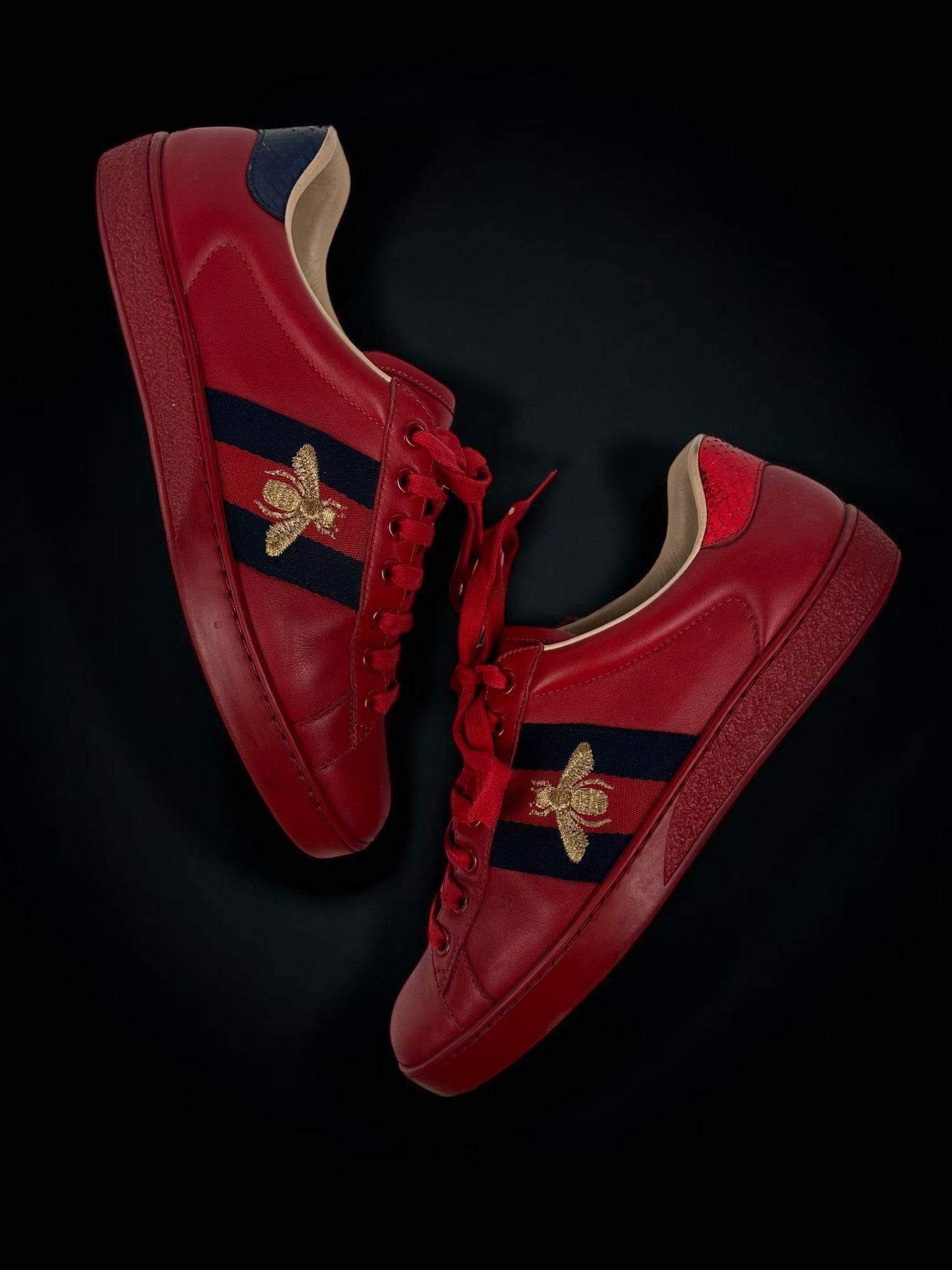 Gucci Ace Embroidered Bee - V STEALS
