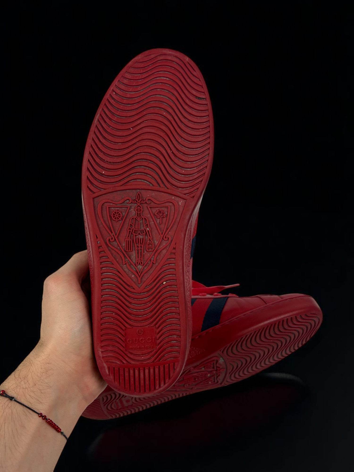 Gucci Ace Embroidered Bee - V STEALS
