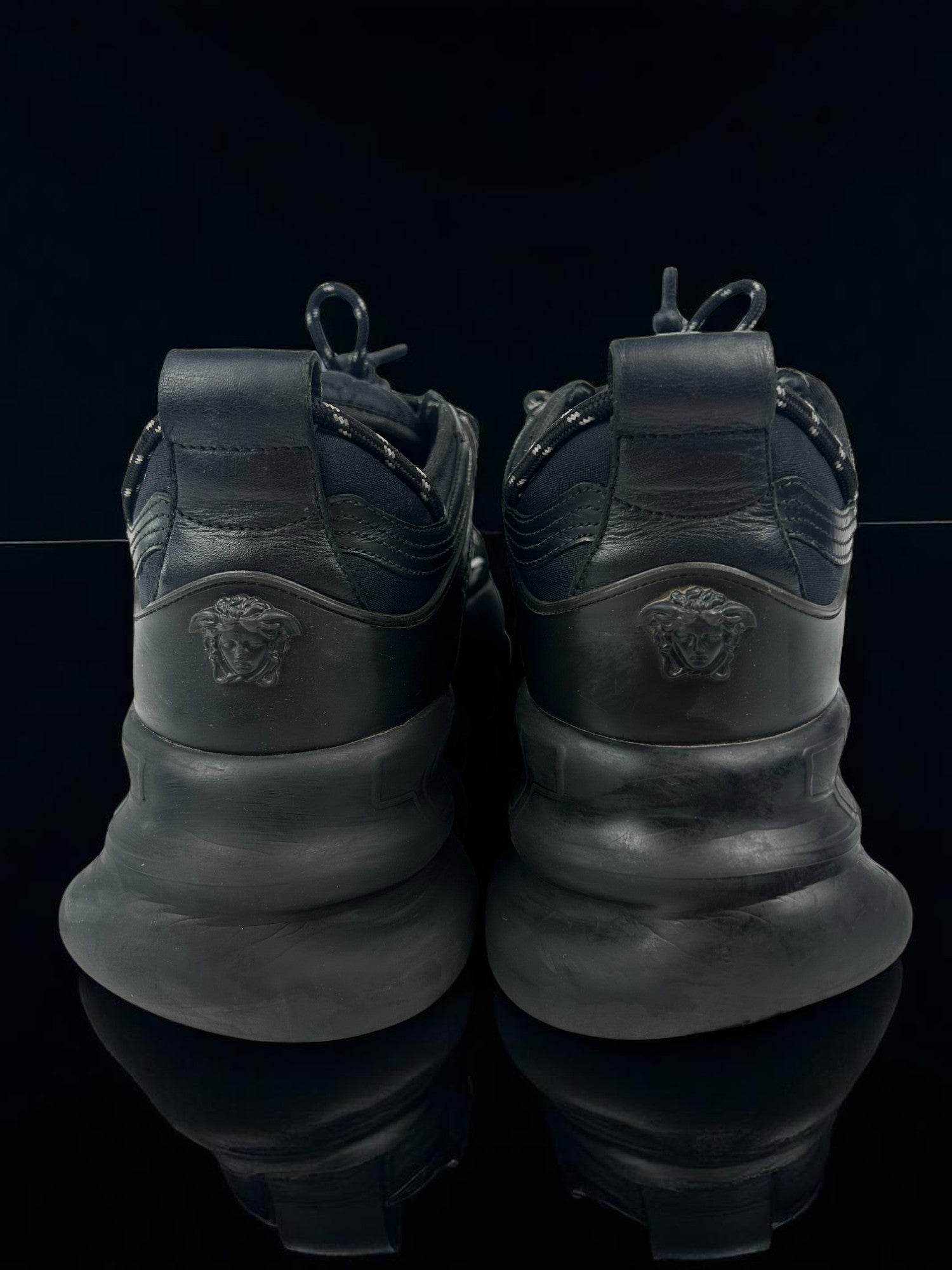 Versace Chain Reaction Black - V STEALS