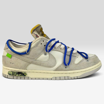 V STEALS Nike x Off-White Dunk Low Lot 32 sneaker in grey suede and white leather with blue lacing system