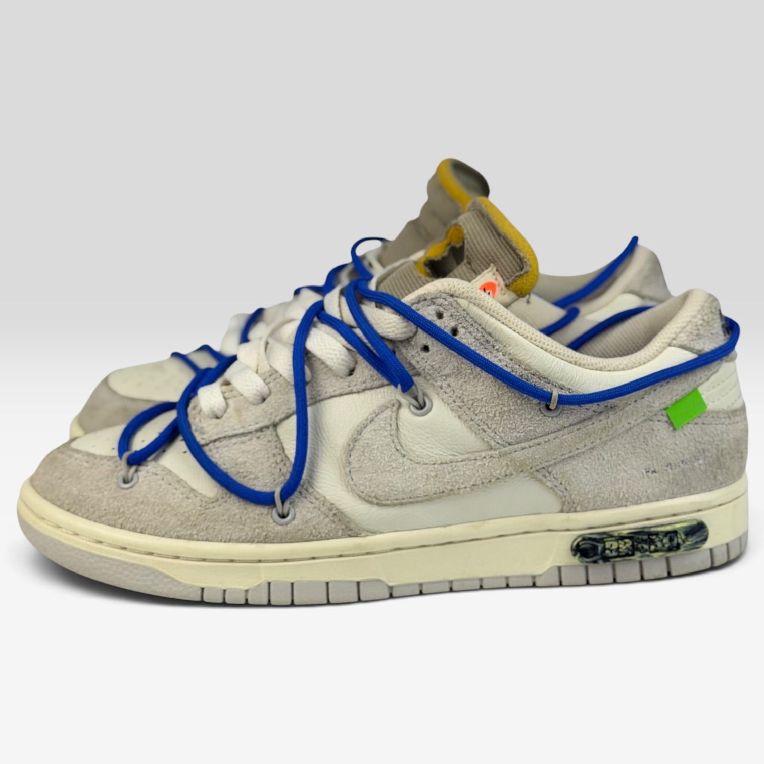 V STEALS Nike x Off-White Dunk Low Lot 32 sneakers in grey leather and canvas with signature blue lacing system